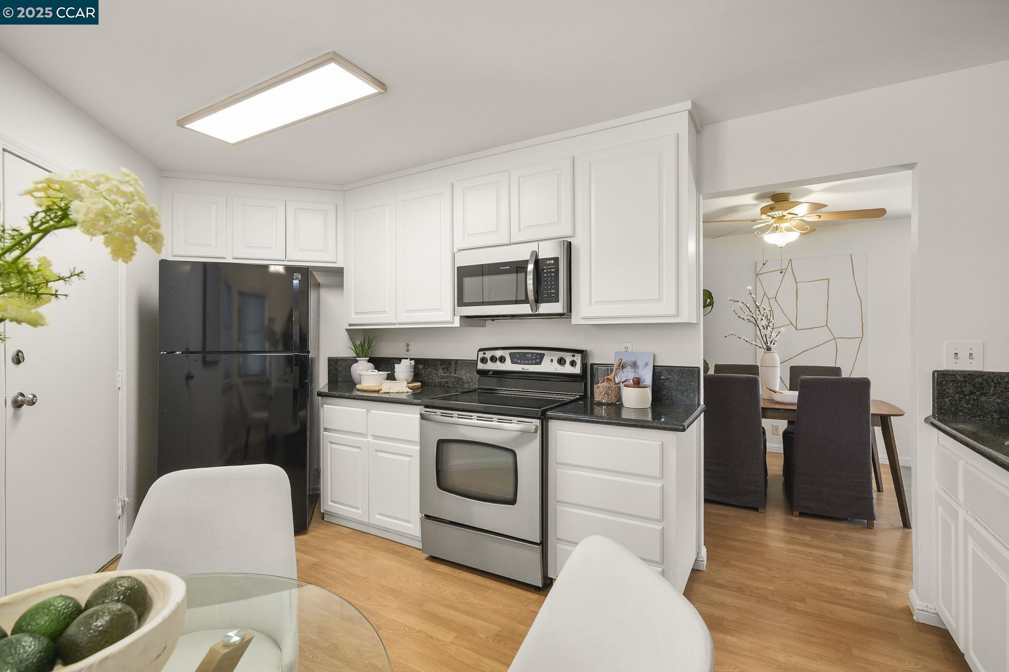 Detail Gallery Image 14 of 30 For 2098 Mendocino Dr, Bay Point,  CA 94565 - 3 Beds | 2 Baths