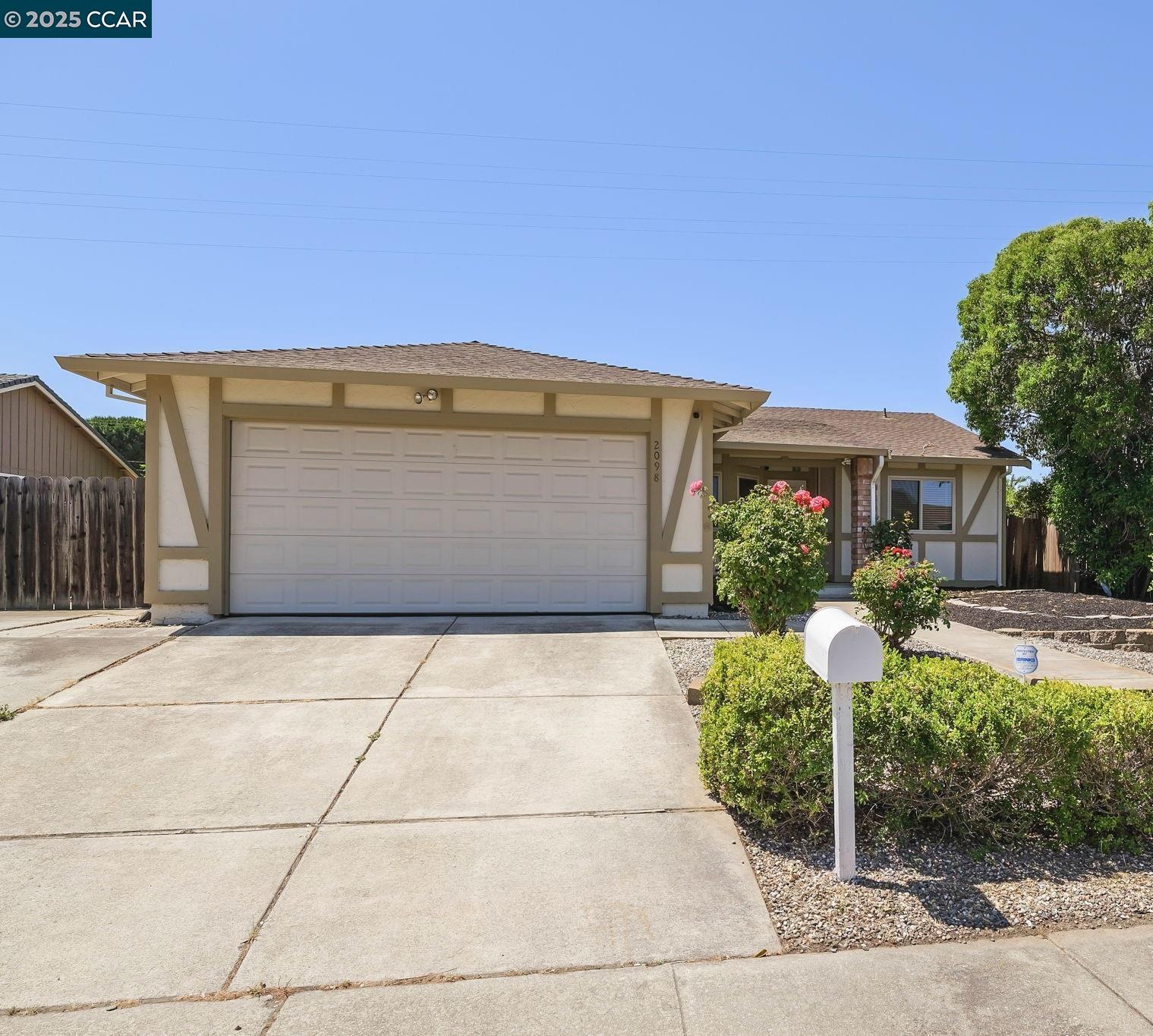 Detail Gallery Image 3 of 30 For 2098 Mendocino Dr, Bay Point,  CA 94565 - 3 Beds | 2 Baths