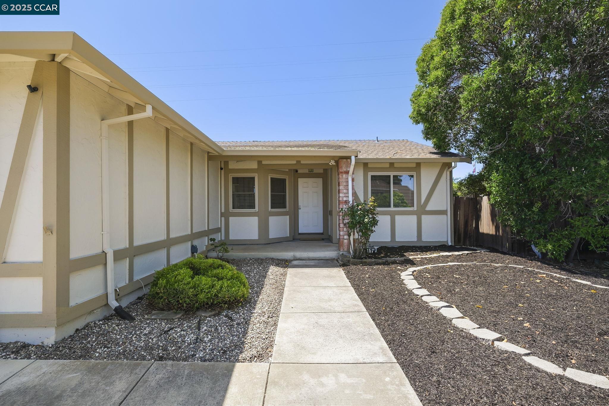Detail Gallery Image 4 of 30 For 2098 Mendocino Dr, Bay Point,  CA 94565 - 3 Beds | 2 Baths