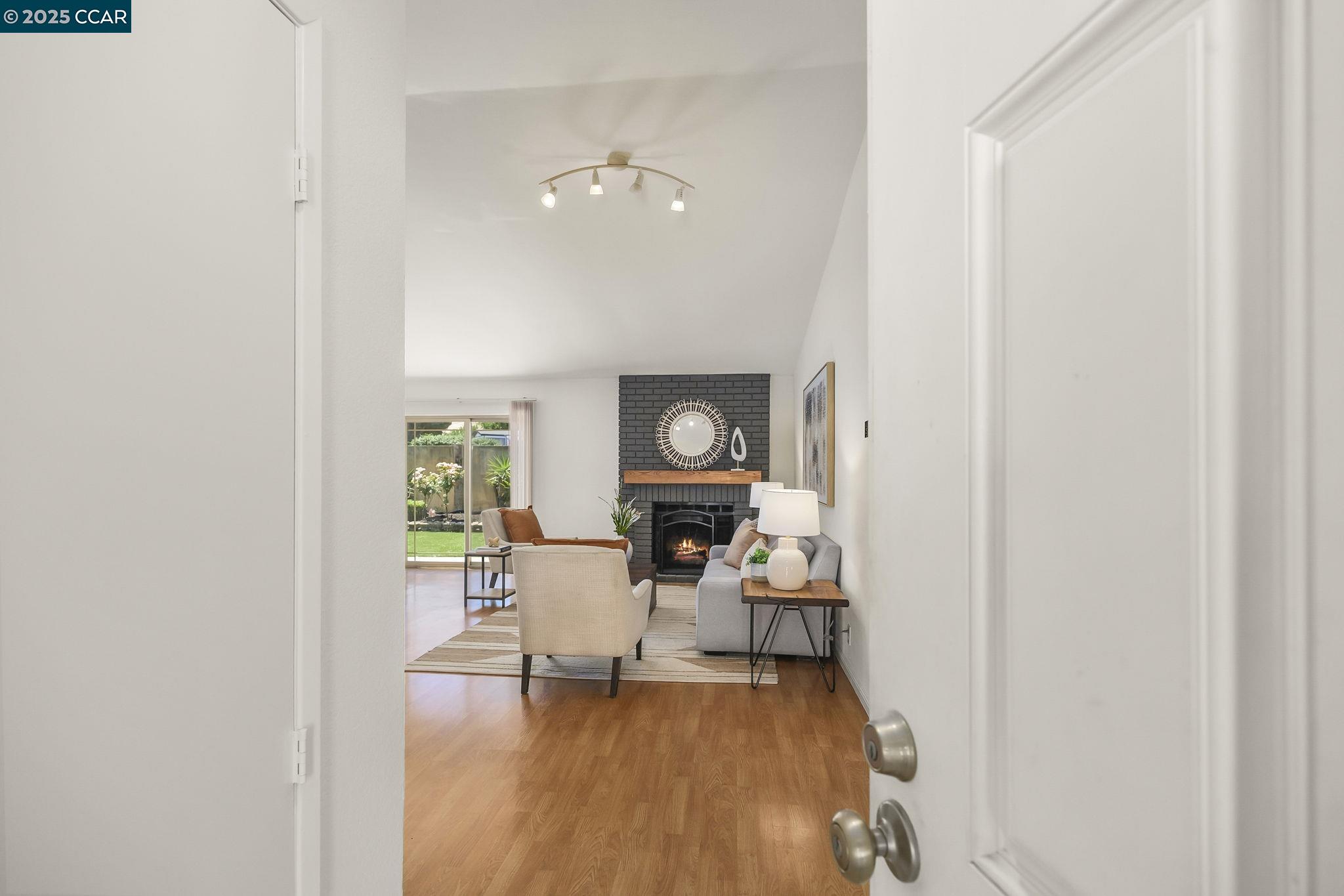 Detail Gallery Image 5 of 30 For 2098 Mendocino Dr, Bay Point,  CA 94565 - 3 Beds | 2 Baths