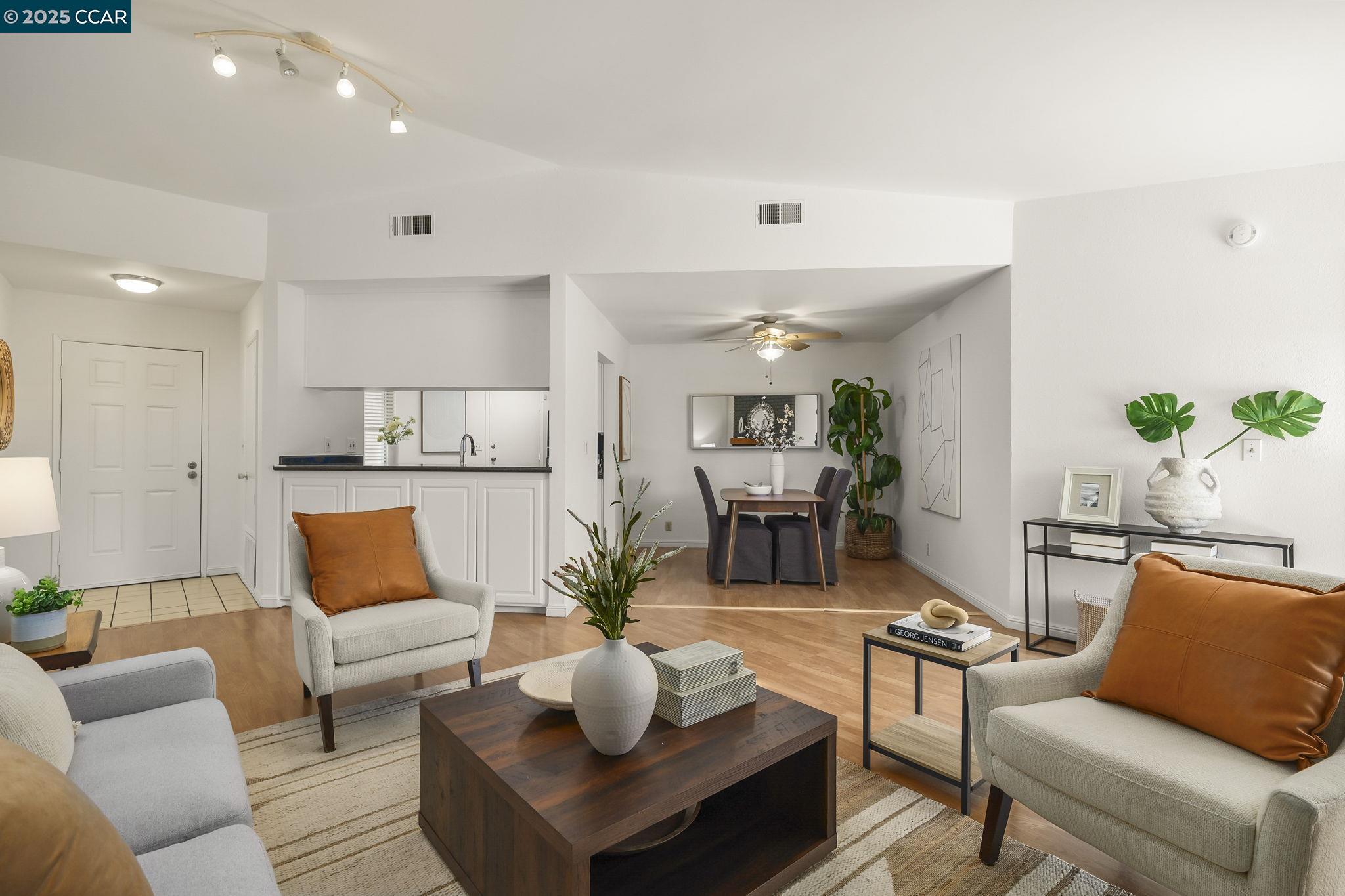 Detail Gallery Image 6 of 30 For 2098 Mendocino Dr, Bay Point,  CA 94565 - 3 Beds | 2 Baths