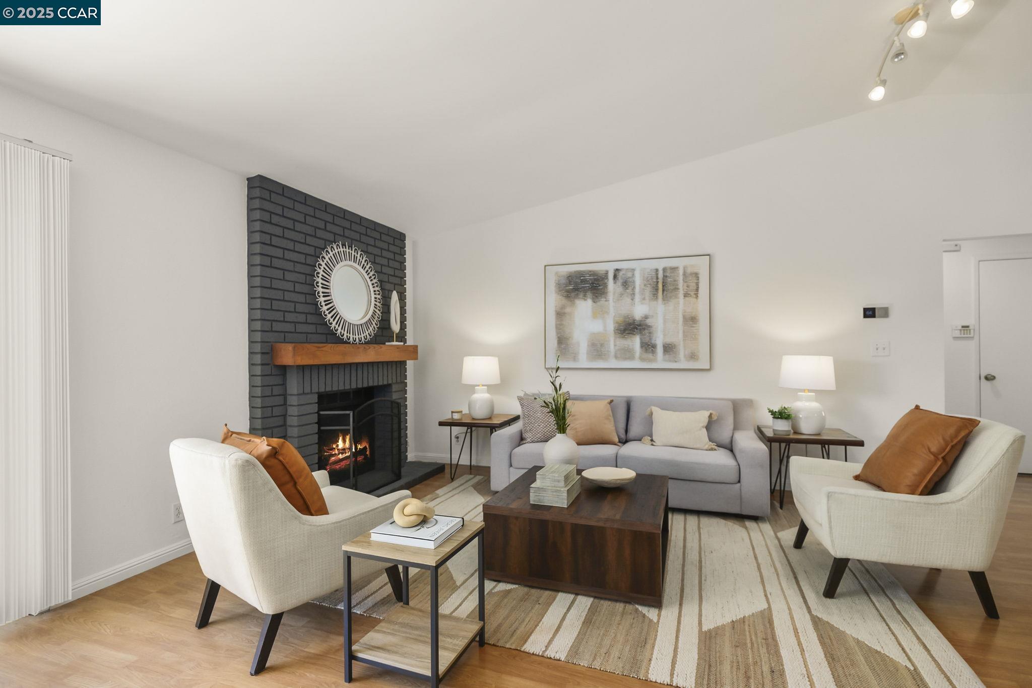 Detail Gallery Image 8 of 30 For 2098 Mendocino Dr, Bay Point,  CA 94565 - 3 Beds | 2 Baths