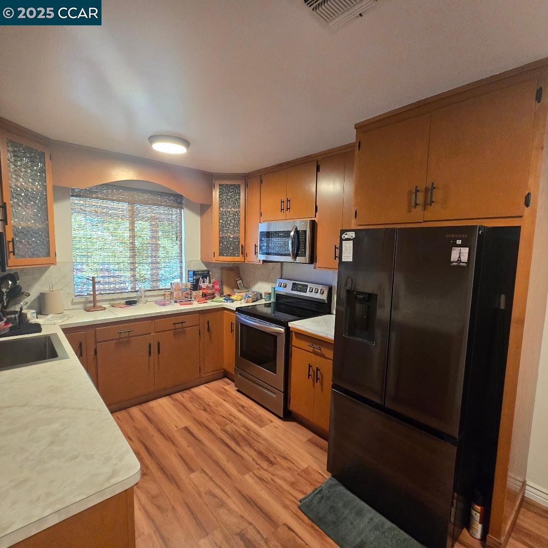 831 6Th St, Vallejo, California 94590, 3 Bedrooms Bedrooms, 6 Rooms Rooms,2 BathroomsBathrooms,Residential,For Sale,831 6Th St,41098654