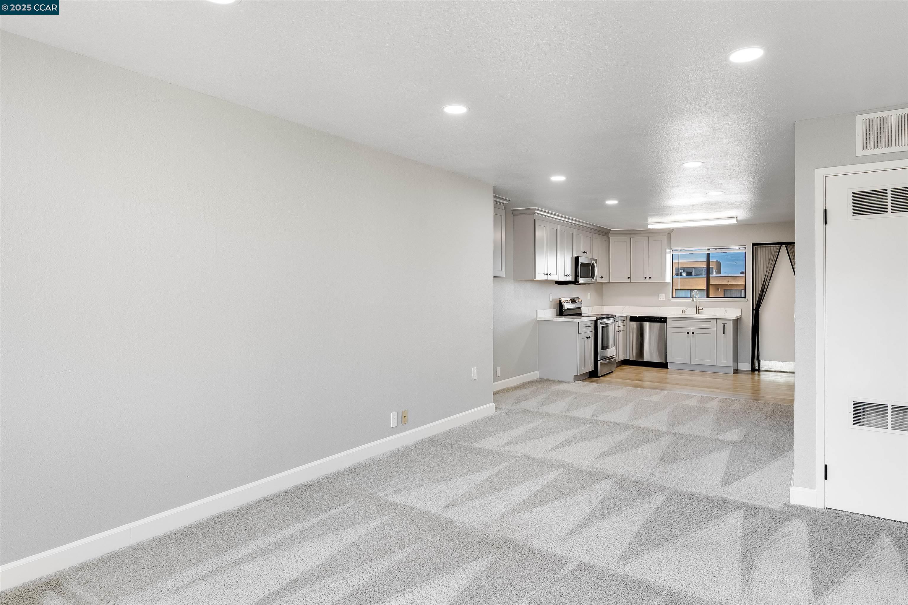 Detail Gallery Image 12 of 42 For 1851 Harrison St #6,  Concord,  CA 94520 - 2 Beds | 1 Baths