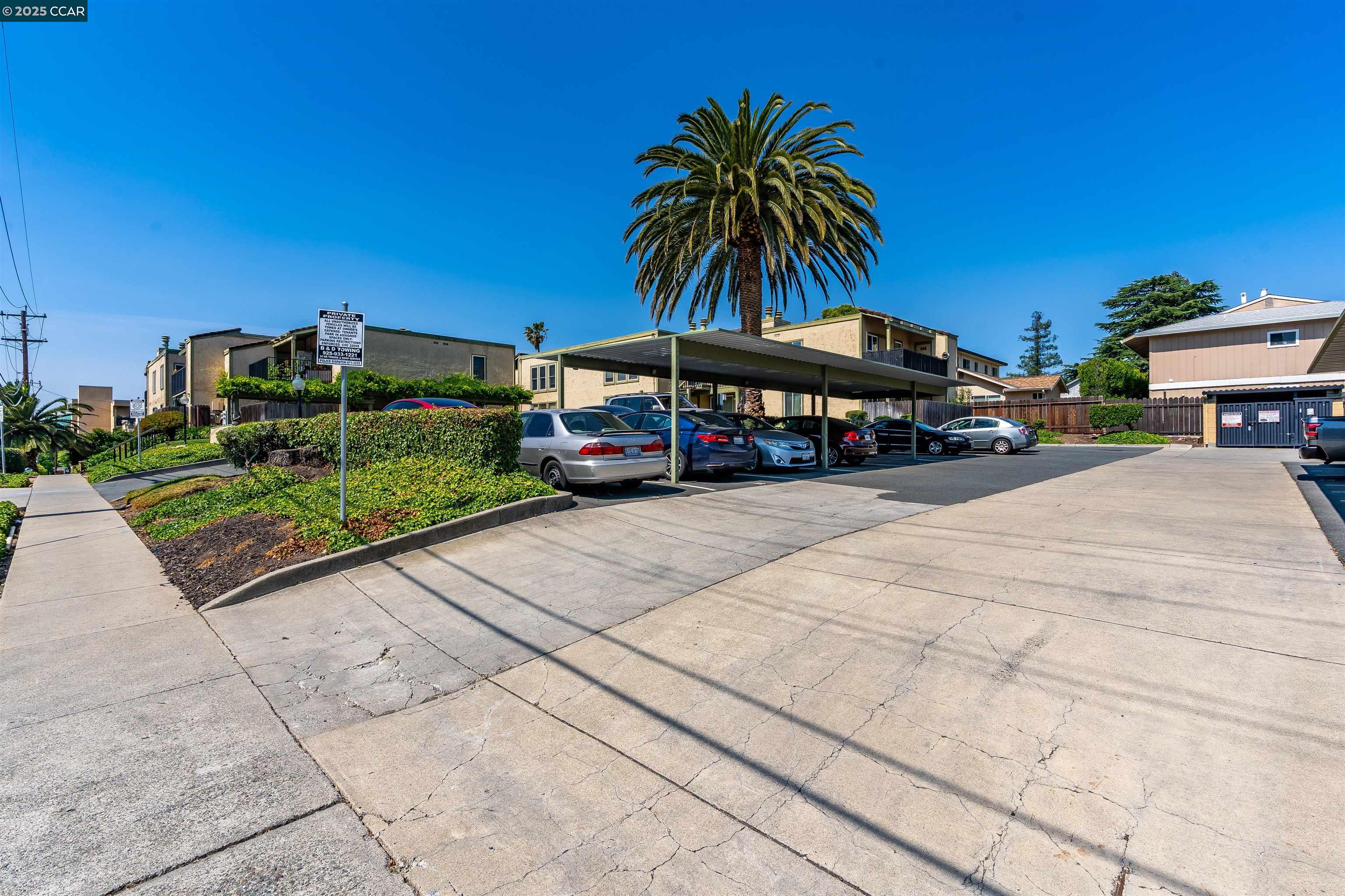 Detail Gallery Image 4 of 42 For 1851 Harrison St #6,  Concord,  CA 94520 - 2 Beds | 1 Baths