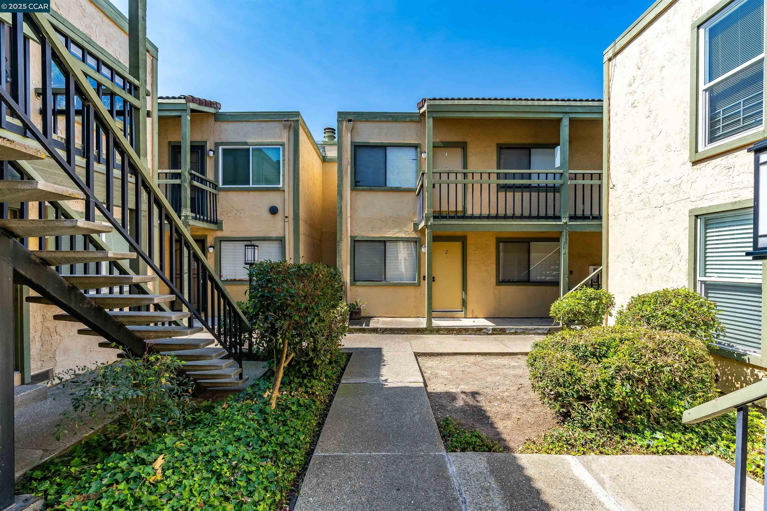 Detail Gallery Image 7 of 42 For 1851 Harrison St #6,  Concord,  CA 94520 - 2 Beds | 1 Baths