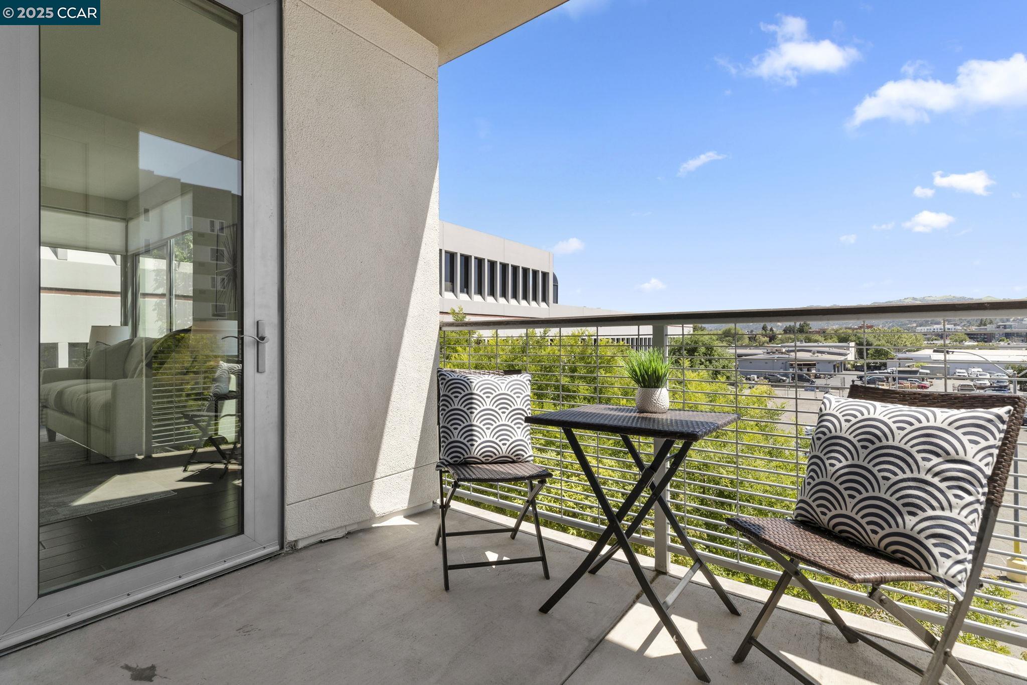 555 Ygnacio Valley Rd # 222, Walnut Creek, California 94596, 2 Bedrooms Bedrooms, 5 Rooms Rooms,2 BathroomsBathrooms,Residential,For Sale,555 Ygnacio Valley Rd # 222,41098656