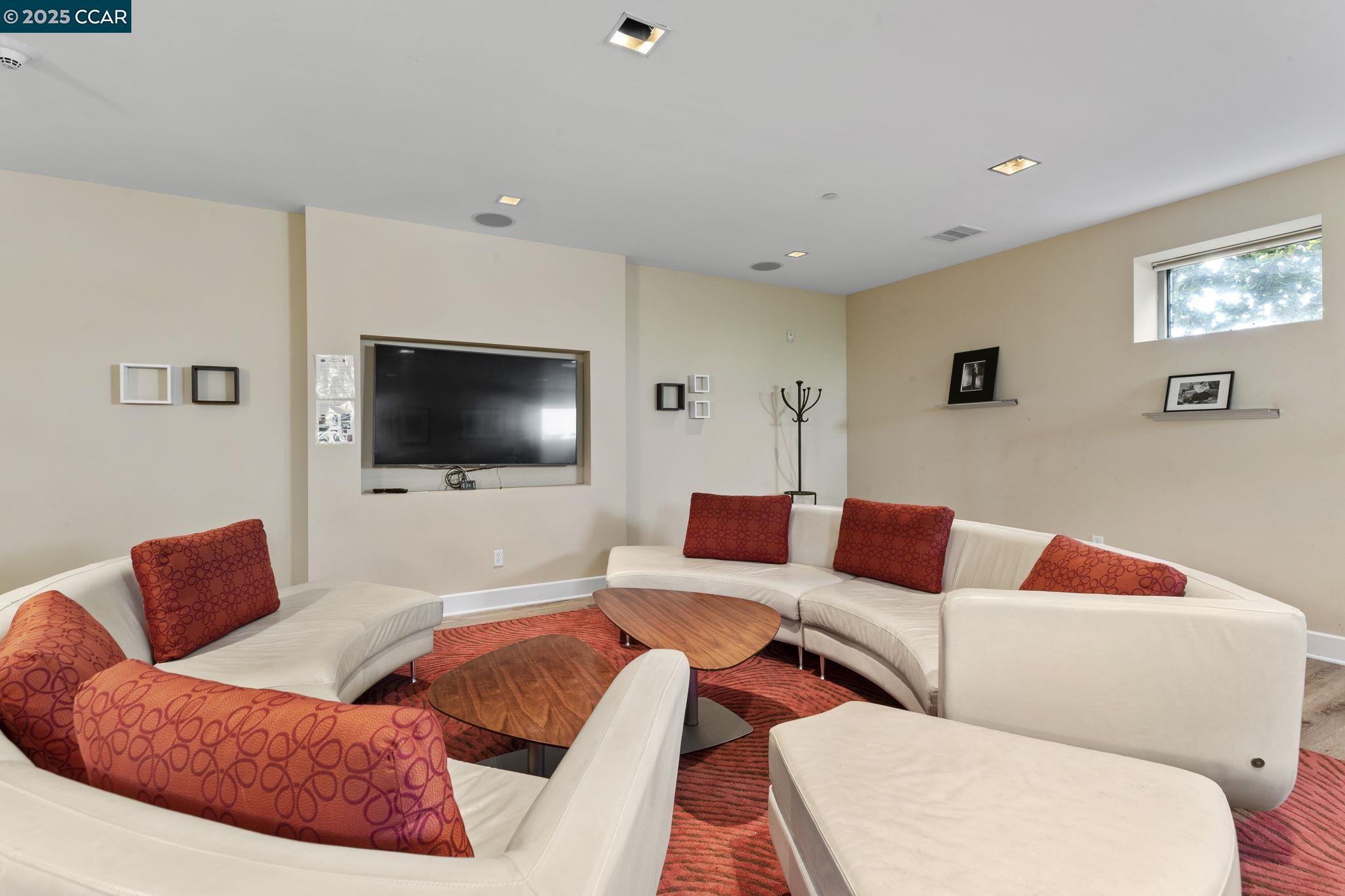 555 Ygnacio Valley Rd # 222, Walnut Creek, California 94596, 2 Bedrooms Bedrooms, 5 Rooms Rooms,2 BathroomsBathrooms,Residential,For Sale,555 Ygnacio Valley Rd # 222,41098656
