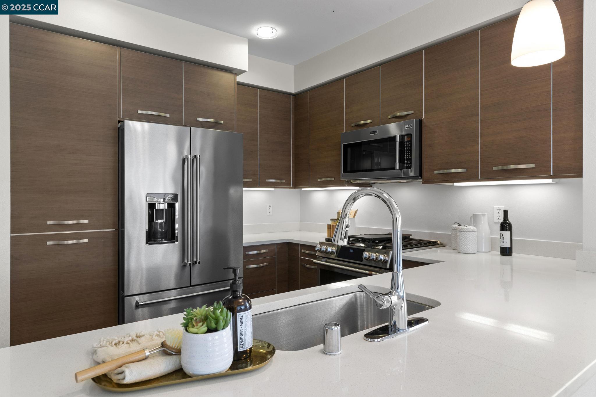 Detail Gallery Image 6 of 35 For 555 Ygnacio Valley Rd #222,  Walnut Creek,  CA 94596 - 2 Beds | 2 Baths