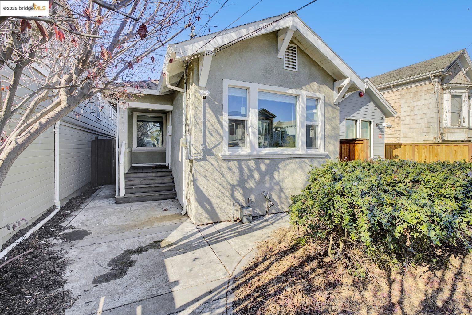 Detail Gallery Image 1 of 43 For 2419 Linden St, Oakland,  CA 94607 - 4 Beds | 2 Baths