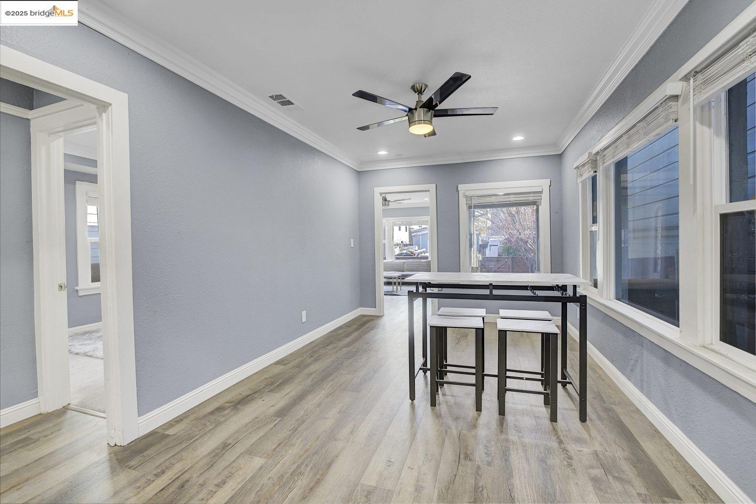 Detail Gallery Image 10 of 43 For 2419 Linden St, Oakland,  CA 94607 - 4 Beds | 2 Baths