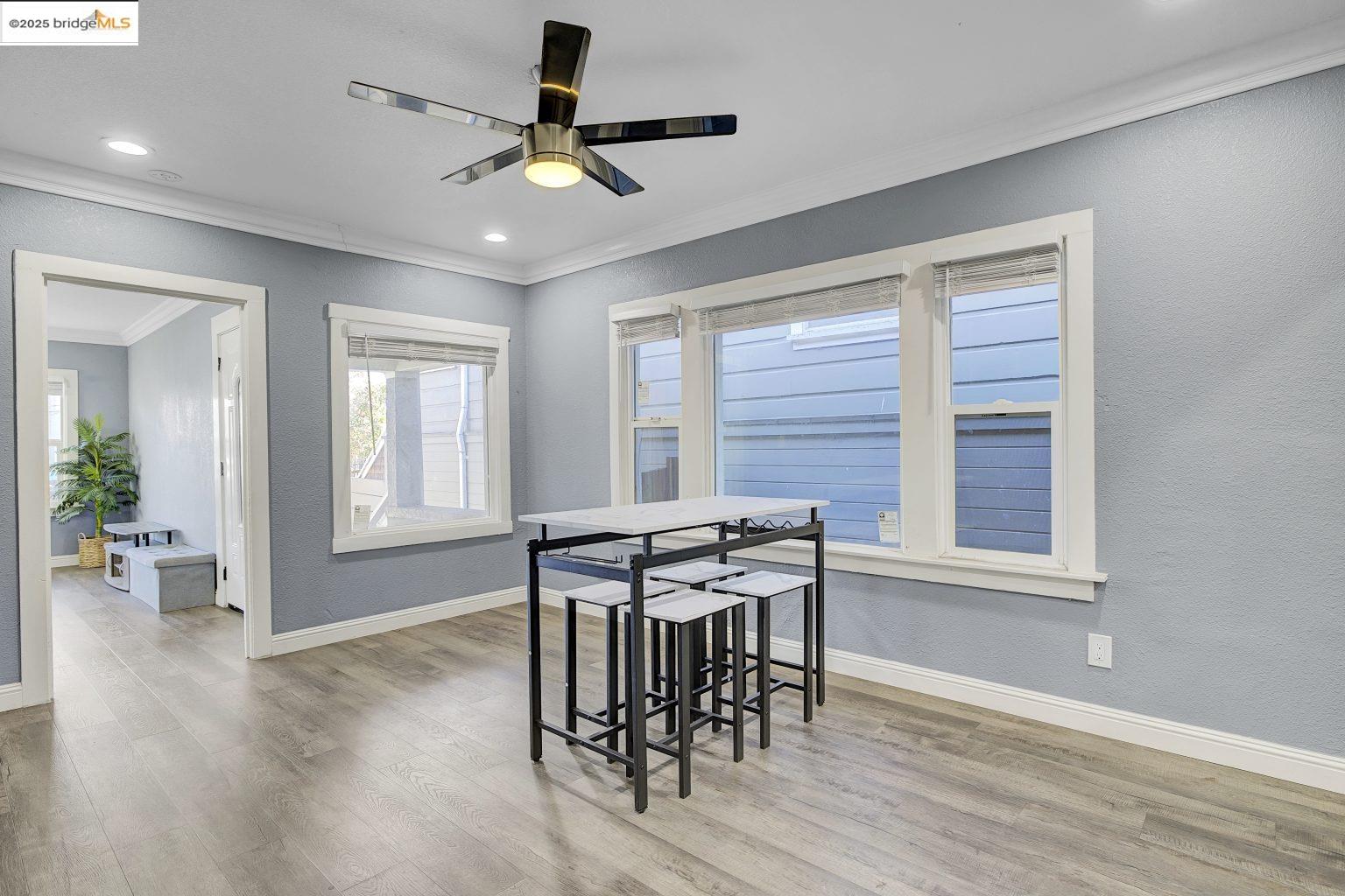 Detail Gallery Image 11 of 43 For 2419 Linden St, Oakland,  CA 94607 - 4 Beds | 2 Baths