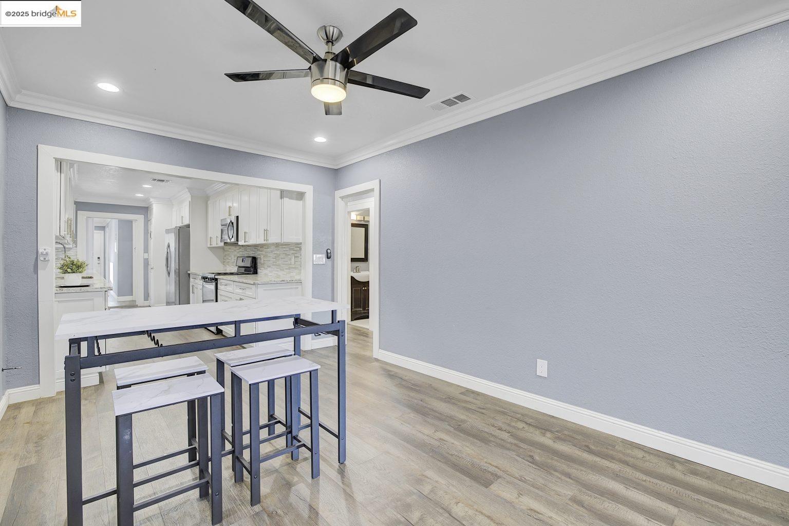Detail Gallery Image 12 of 43 For 2419 Linden St, Oakland,  CA 94607 - 4 Beds | 2 Baths