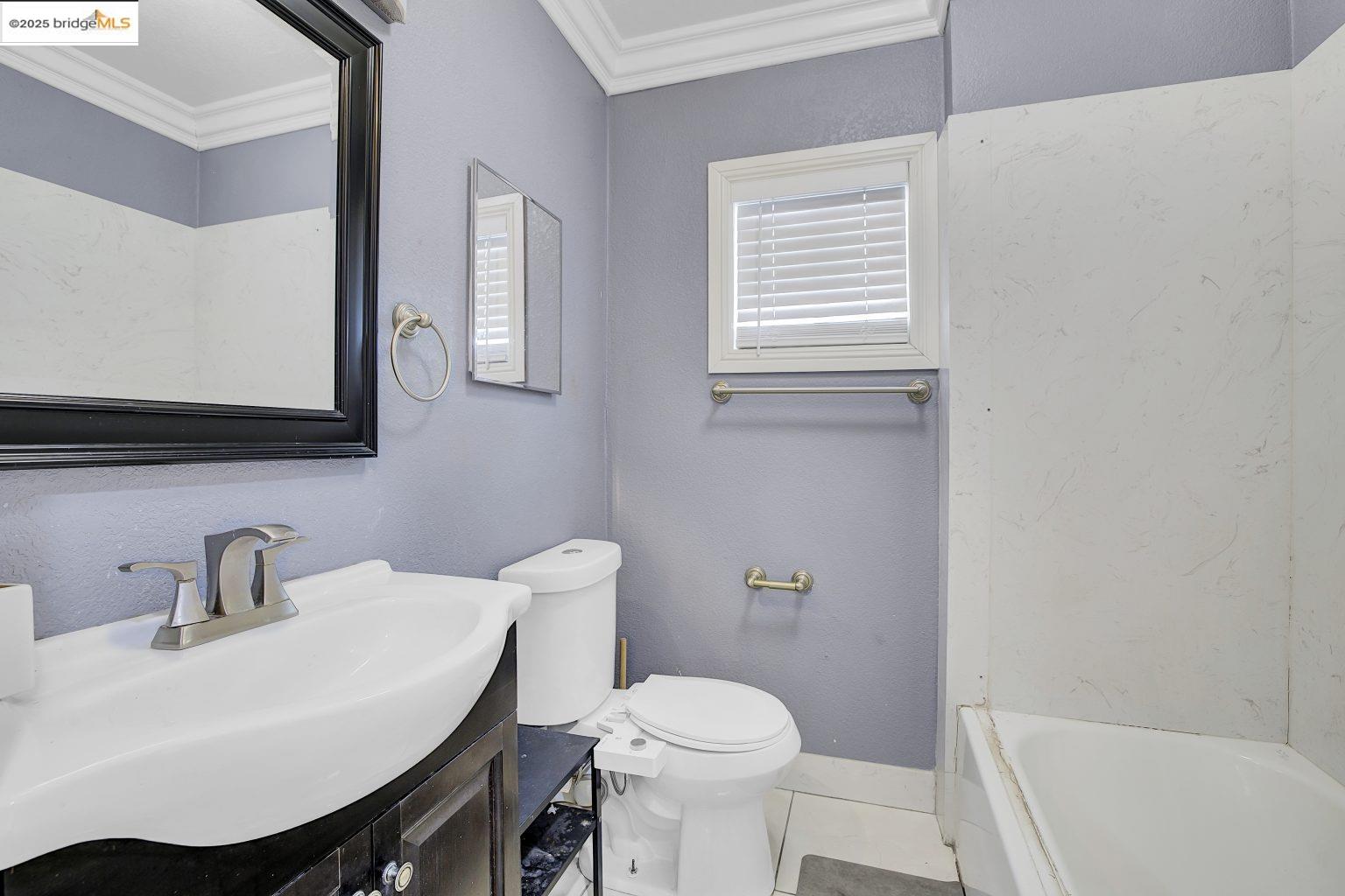 Detail Gallery Image 21 of 43 For 2419 Linden St, Oakland,  CA 94607 - 4 Beds | 2 Baths