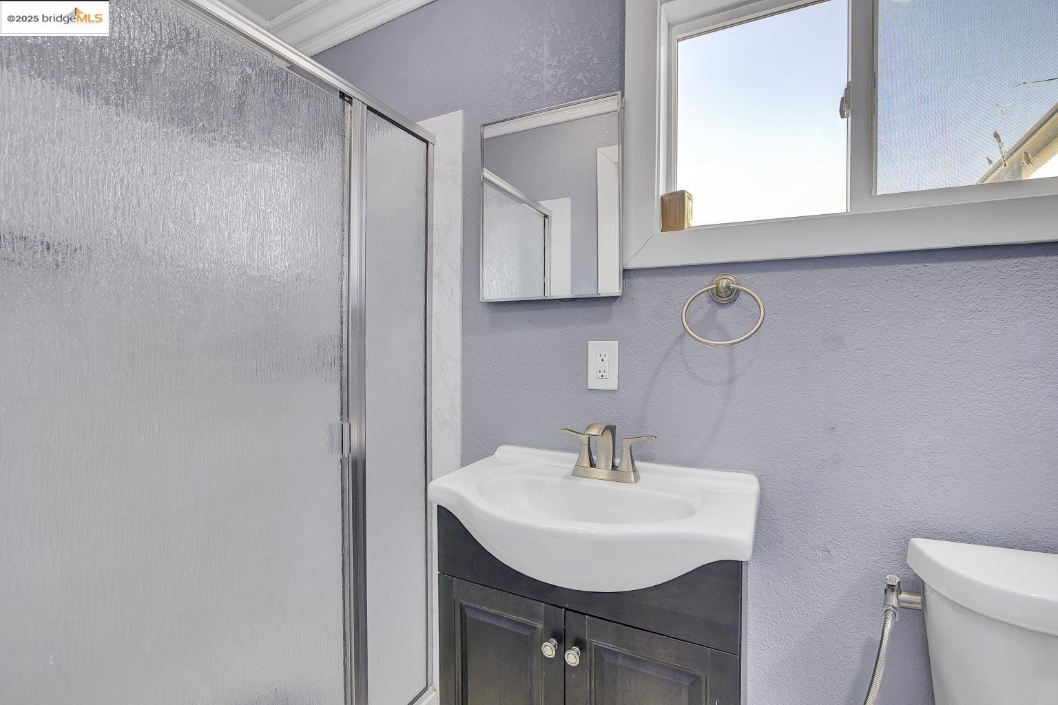 Detail Gallery Image 28 of 43 For 2419 Linden St, Oakland,  CA 94607 - 4 Beds | 2 Baths