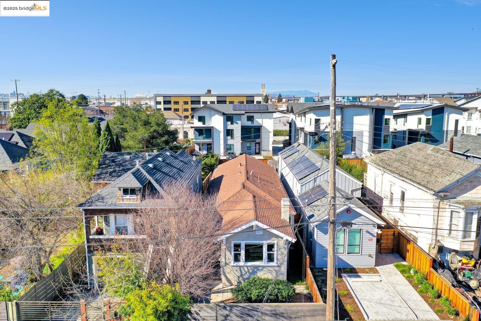Detail Gallery Image 35 of 43 For 2419 Linden St, Oakland,  CA 94607 - 4 Beds | 2 Baths