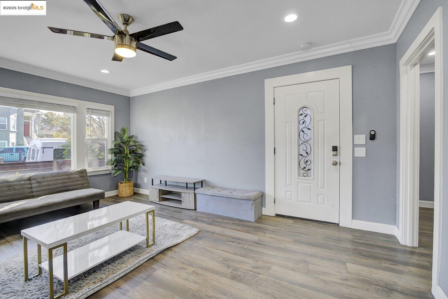 Detail Gallery Image 7 of 43 For 2419 Linden St, Oakland,  CA 94607 - 4 Beds | 2 Baths