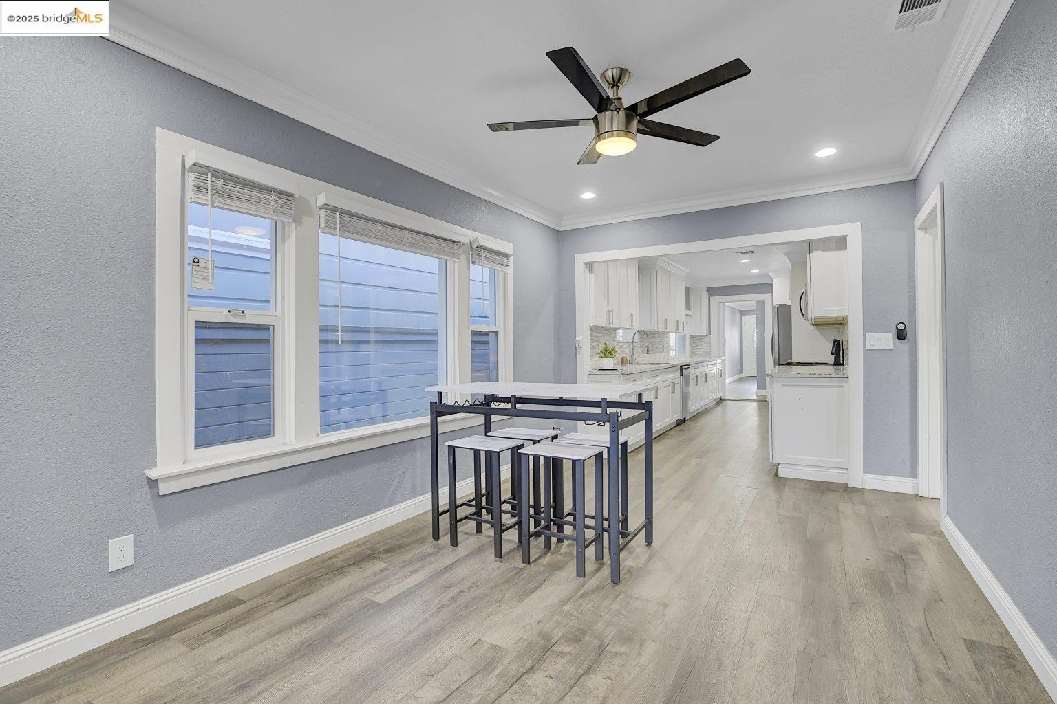 Detail Gallery Image 8 of 43 For 2419 Linden St, Oakland,  CA 94607 - 4 Beds | 2 Baths