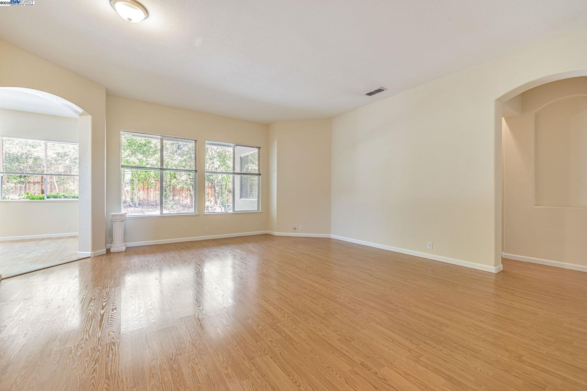 4609 Carrigan Lane, Carmichael, California 95608, 4 Bedrooms Bedrooms, 7 Rooms Rooms,2 BathroomsBathrooms,Residential,For Sale,4609 Carrigan Lane,41098659