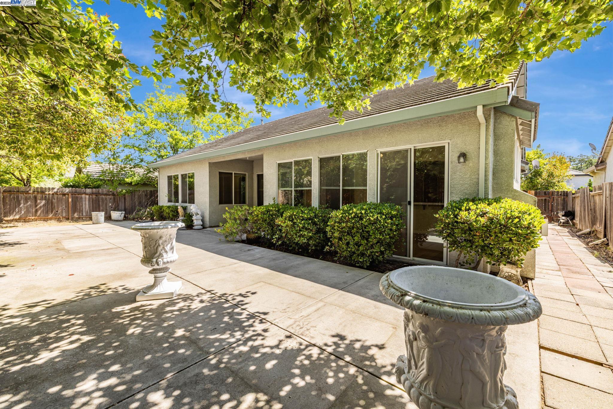 4609 Carrigan Lane, Carmichael, California 95608, 4 Bedrooms Bedrooms, 7 Rooms Rooms,2 BathroomsBathrooms,Residential,For Sale,4609 Carrigan Lane,41098659