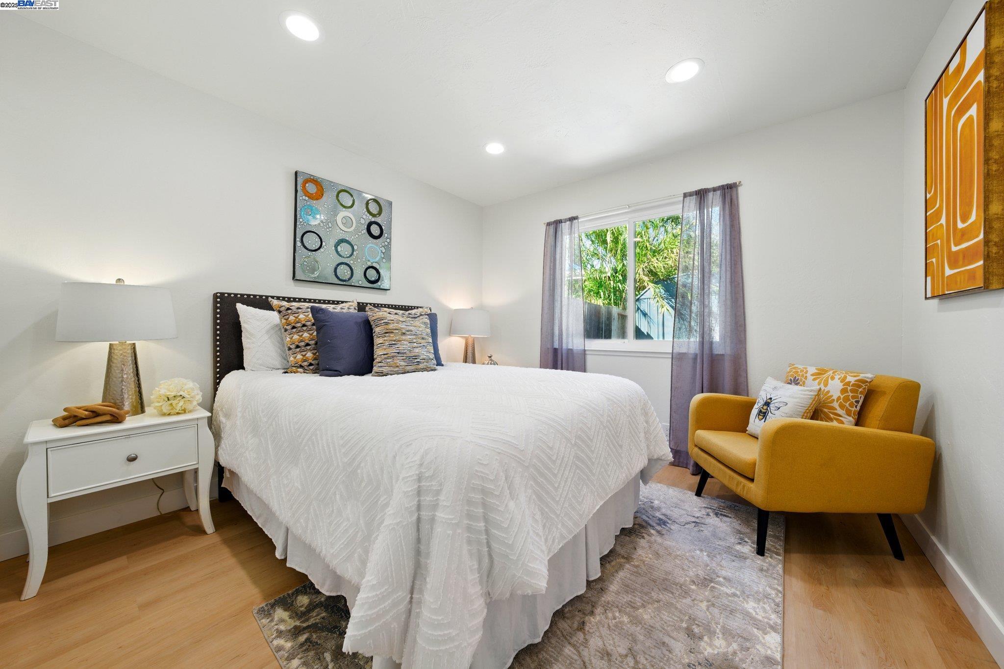 Detail Gallery Image 14 of 39 For 3288 School Street, Oakland,  CA 94602 - 5 Beds | 3 Baths