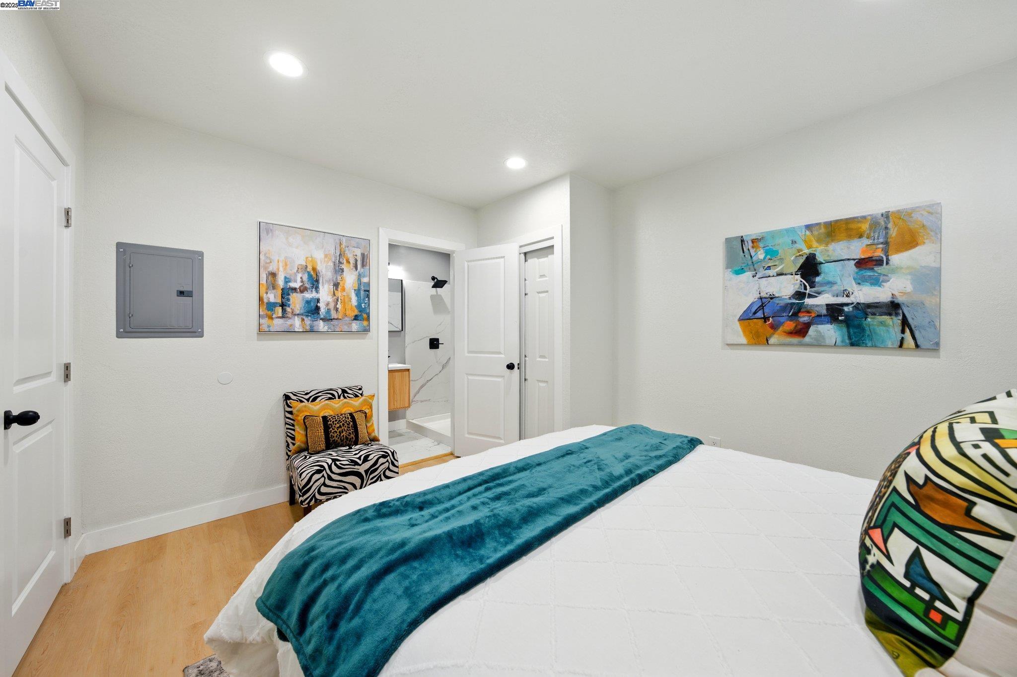 Detail Gallery Image 17 of 39 For 3288 School Street, Oakland,  CA 94602 - 5 Beds | 3 Baths