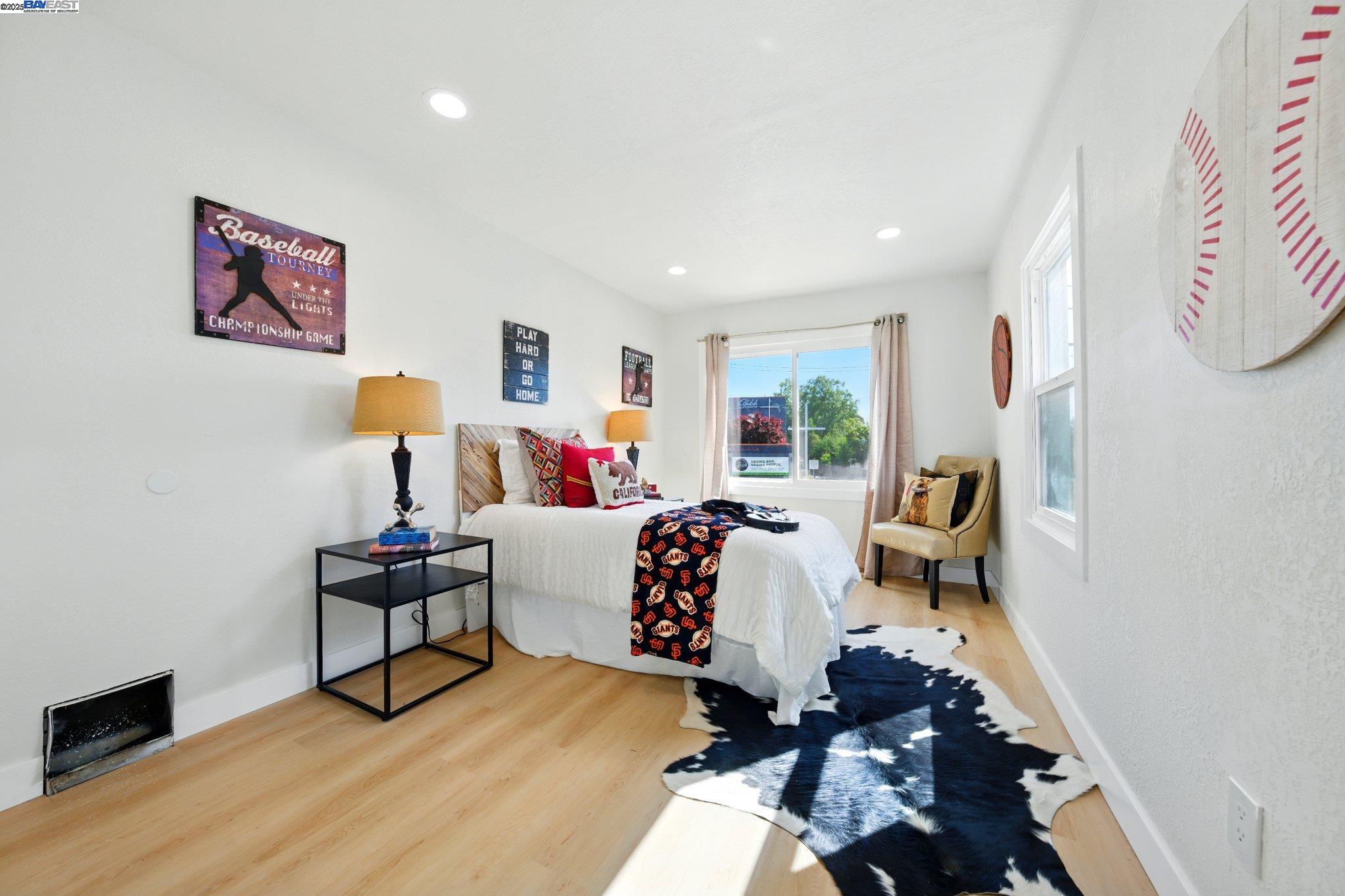 Detail Gallery Image 22 of 39 For 3288 School Street, Oakland,  CA 94602 - 5 Beds | 3 Baths
