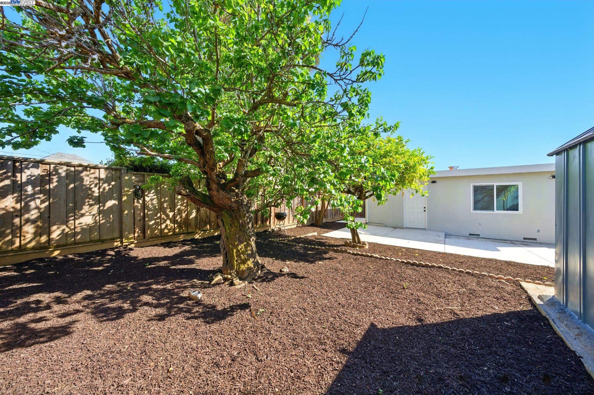 Detail Gallery Image 35 of 39 For 3288 School Street, Oakland,  CA 94602 - 5 Beds | 3 Baths