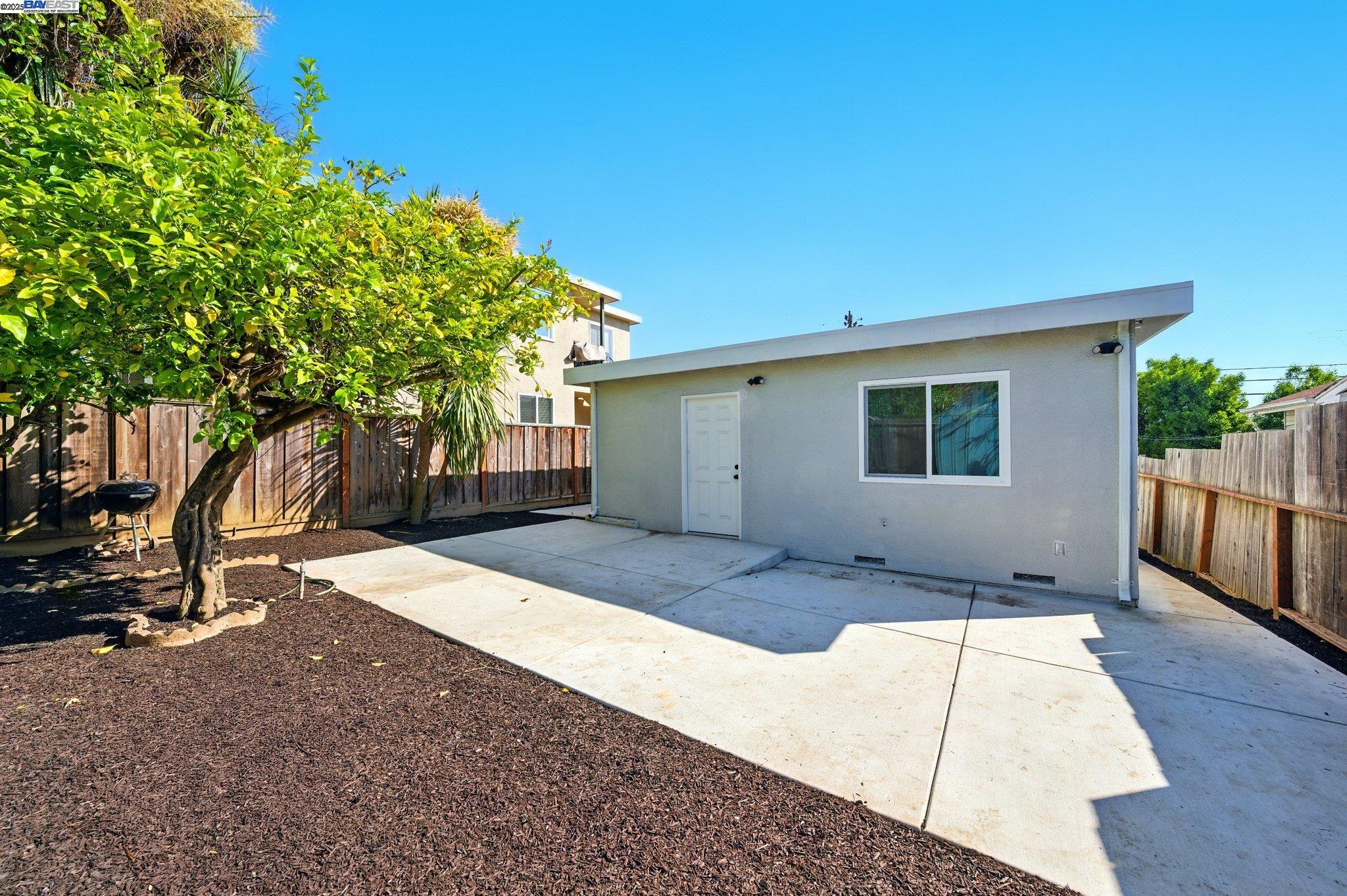 Detail Gallery Image 36 of 39 For 3288 School Street, Oakland,  CA 94602 - 5 Beds | 3 Baths