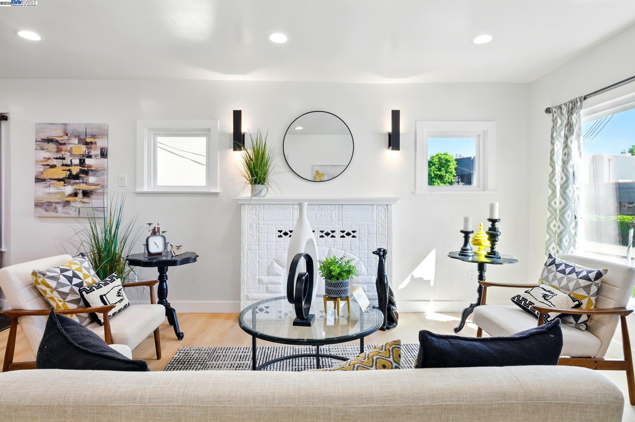 Detail Gallery Image 4 of 39 For 3288 School Street, Oakland,  CA 94602 - 5 Beds | 3 Baths