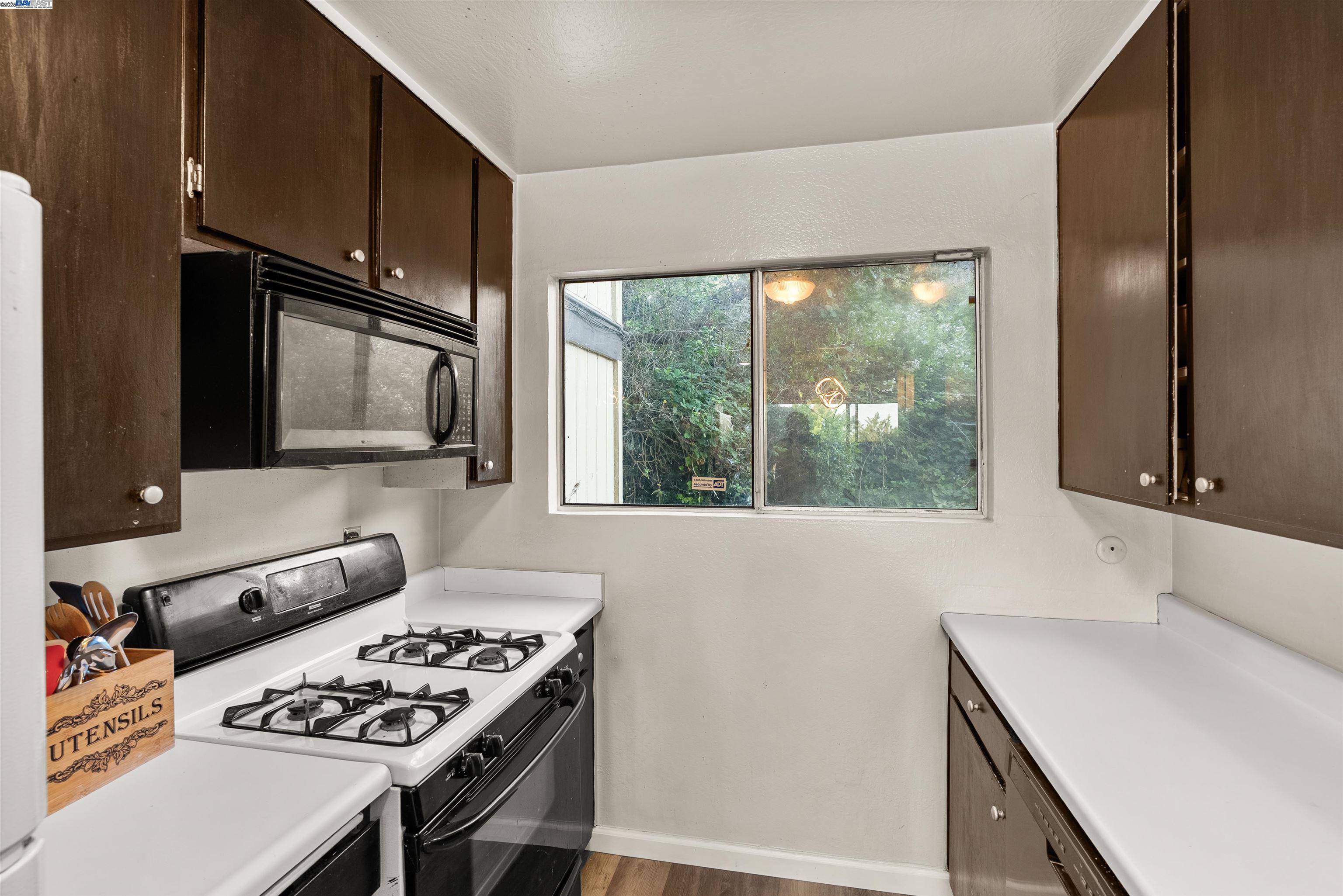 355 Parkview Terrace # B9, Vallejo, California 94589, 1 Bedroom Bedrooms, 3 Rooms Rooms,1 BathroomBathrooms,Residential,For Sale,355 Parkview Terrace # B9,41098665