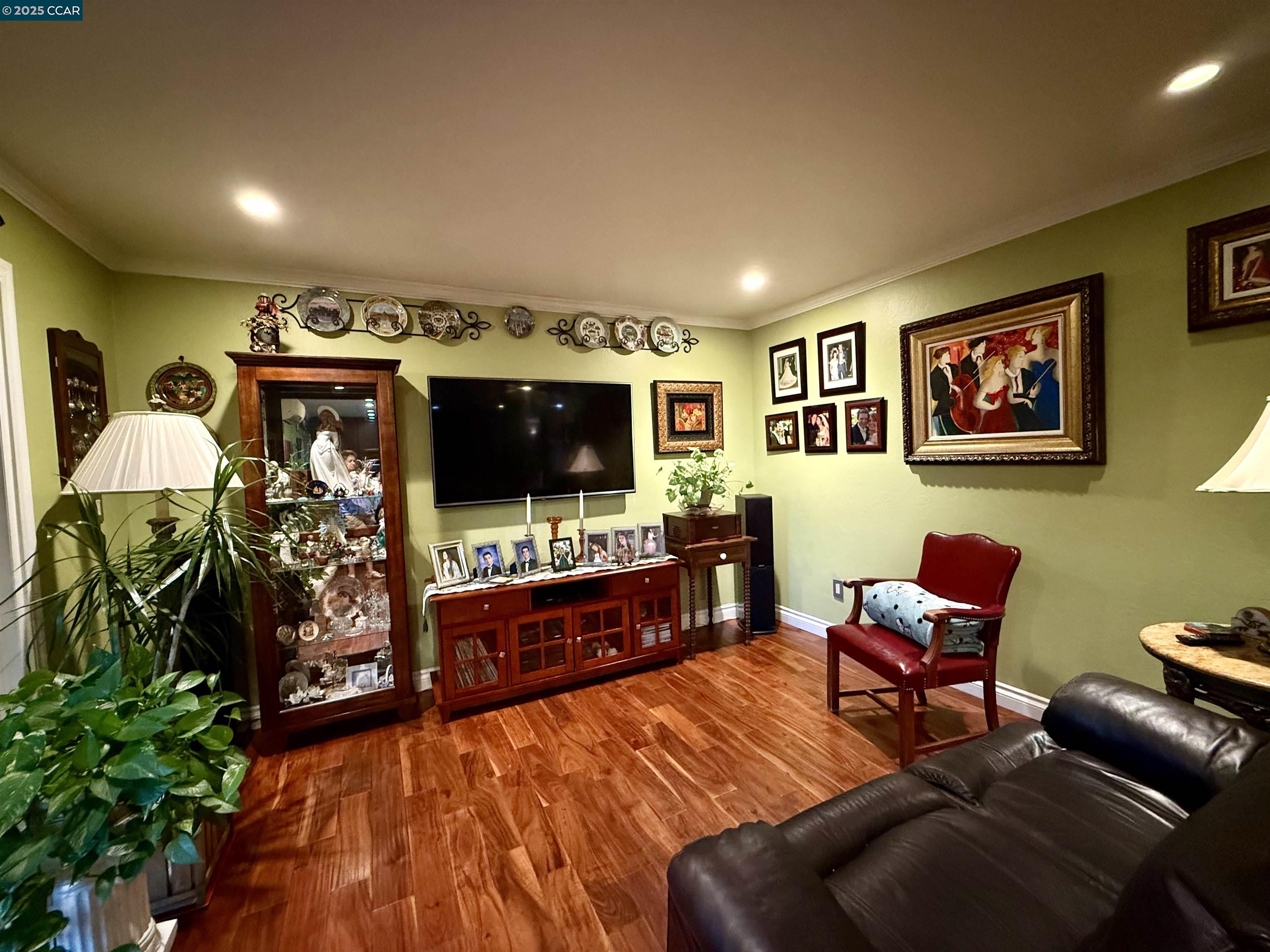 1036 Oak Grove Rd # 105, Concord, California 94518, 2 Bedrooms Bedrooms, 6 Rooms Rooms,1 BathroomBathrooms,Residential,For Sale,1036 Oak Grove Rd # 105,41098666