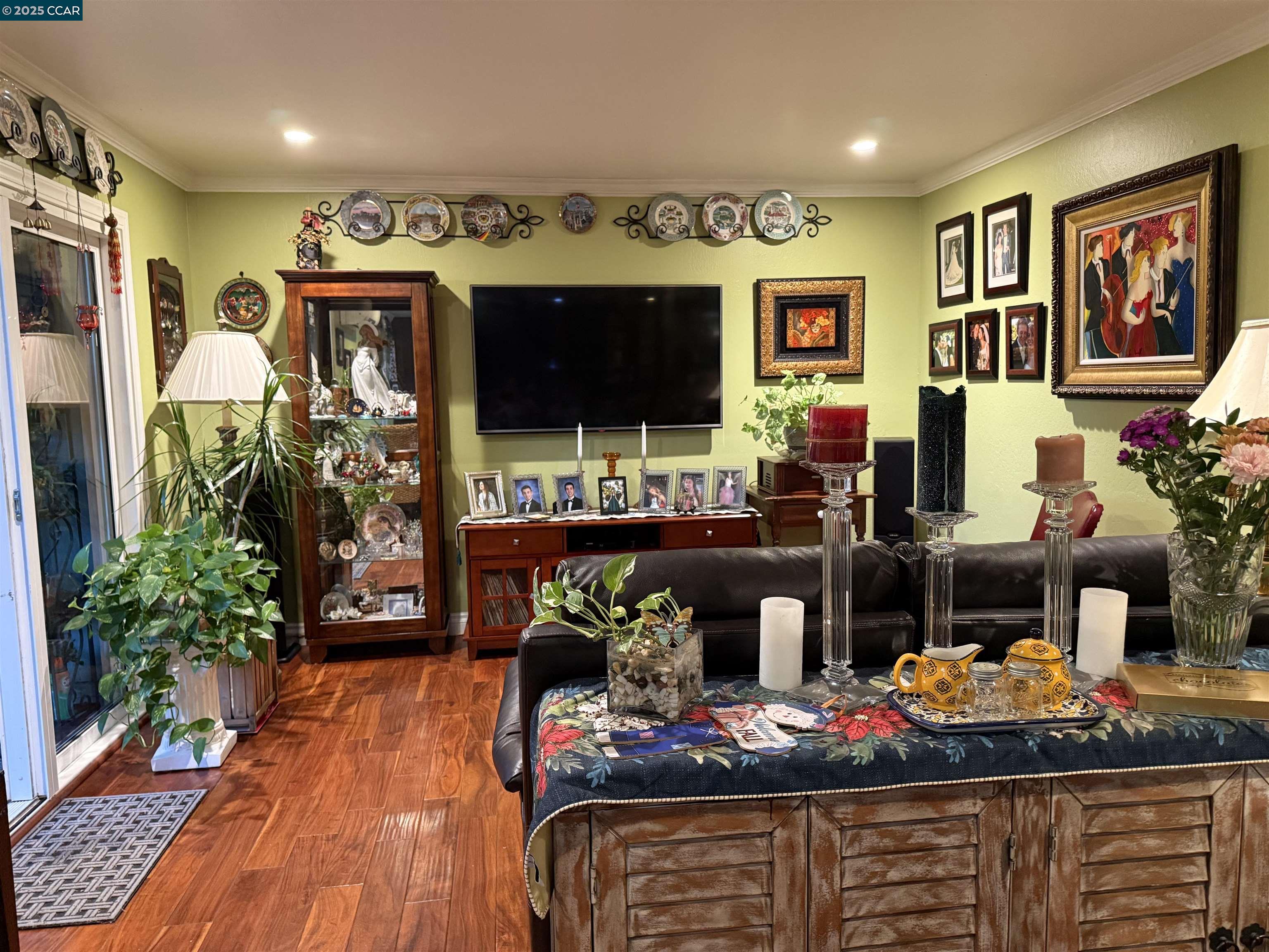 Detail Gallery Image 3 of 32 For 1036 Oak Grove Rd #105,  Concord,  CA 94518 - 2 Beds | 1/1 Baths