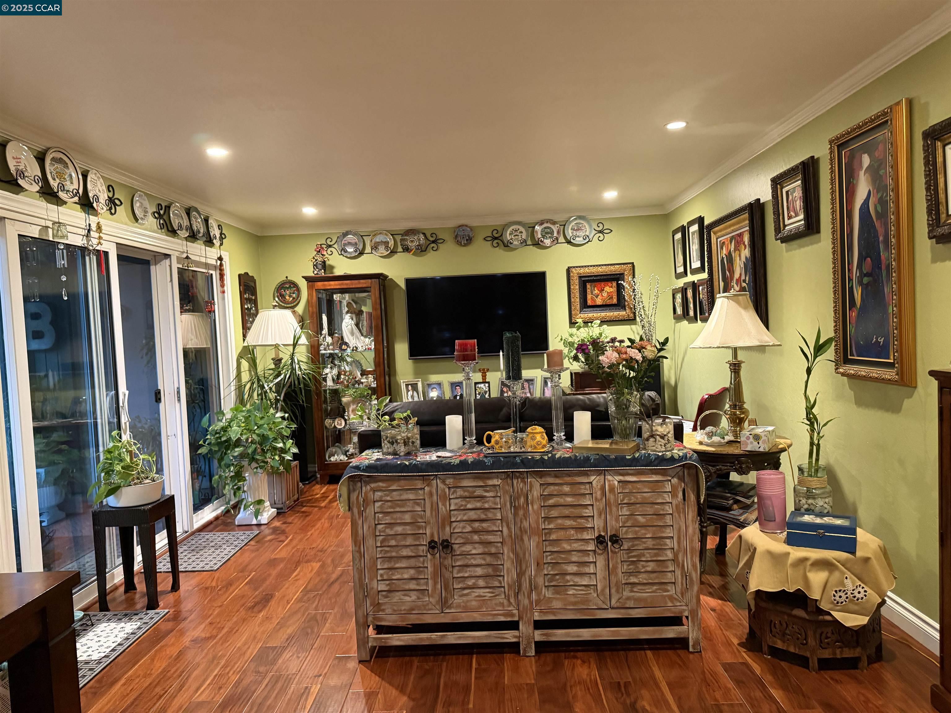 Detail Gallery Image 4 of 32 For 1036 Oak Grove Rd #105,  Concord,  CA 94518 - 2 Beds | 1/1 Baths