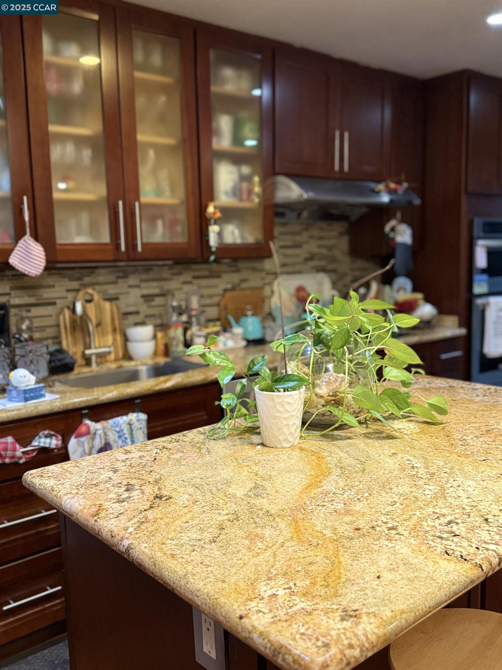Detail Gallery Image 6 of 32 For 1036 Oak Grove Rd #105,  Concord,  CA 94518 - 2 Beds | 1/1 Baths
