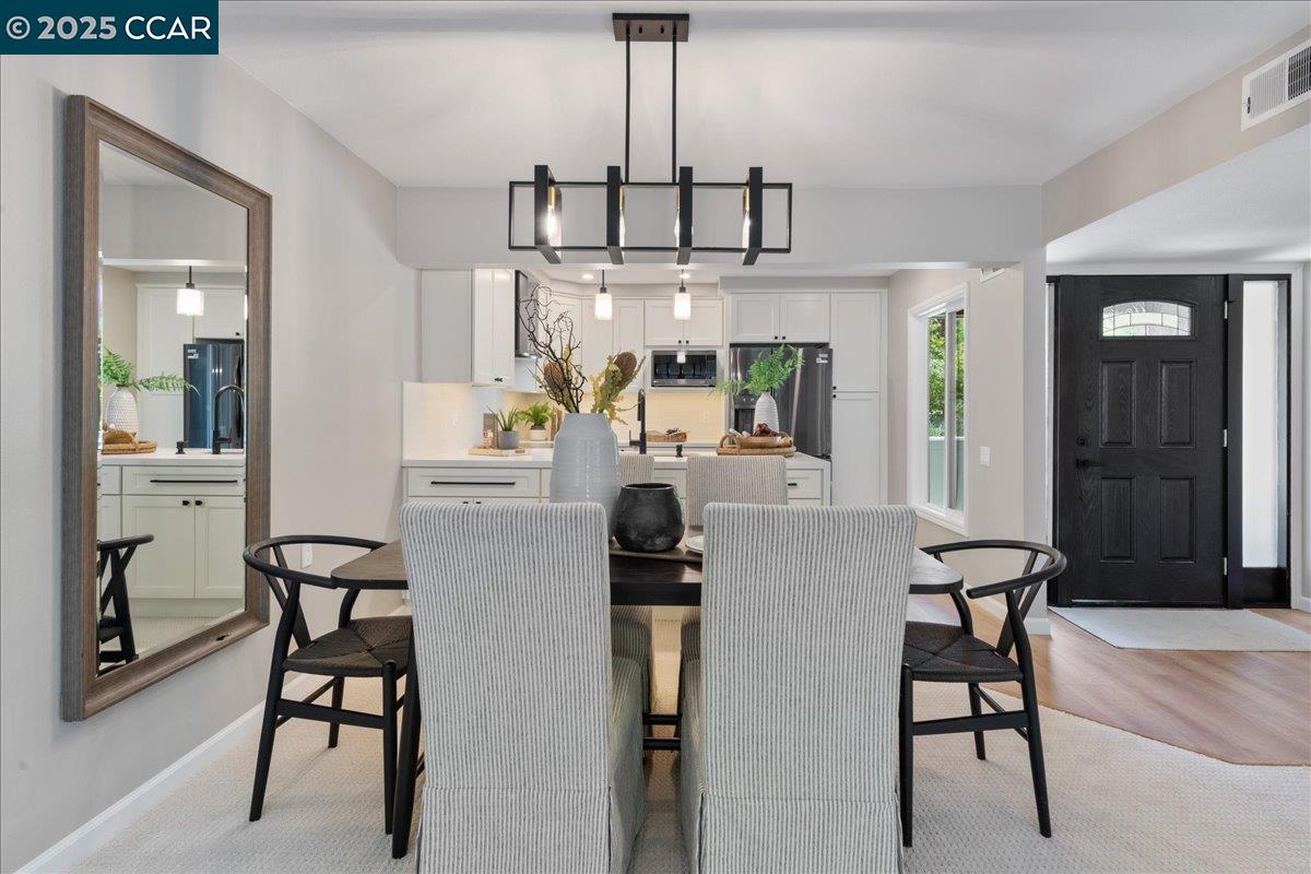 Detail Gallery Image 14 of 38 For 2749 Pine Knoll Dr. #1,  Walnut Creek,  CA 94595 - 2 Beds | 2 Baths