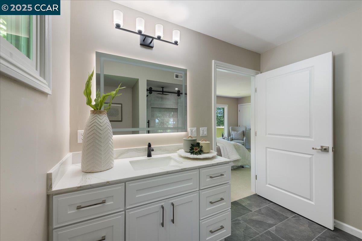 Detail Gallery Image 27 of 38 For 2749 Pine Knoll Dr. #1,  Walnut Creek,  CA 94595 - 2 Beds | 2 Baths