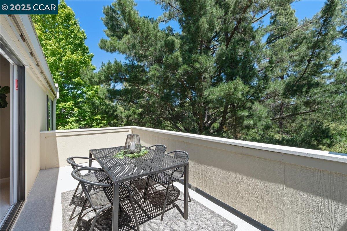 Detail Gallery Image 32 of 38 For 2749 Pine Knoll Dr. #1,  Walnut Creek,  CA 94595 - 2 Beds | 2 Baths