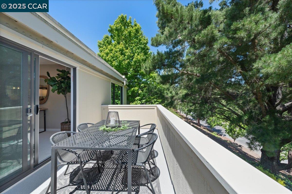 Detail Gallery Image 33 of 38 For 2749 Pine Knoll Dr. #1,  Walnut Creek,  CA 94595 - 2 Beds | 2 Baths