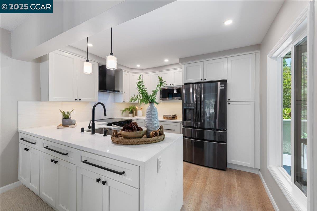 Detail Gallery Image 9 of 38 For 2749 Pine Knoll Dr. #1,  Walnut Creek,  CA 94595 - 2 Beds | 2 Baths