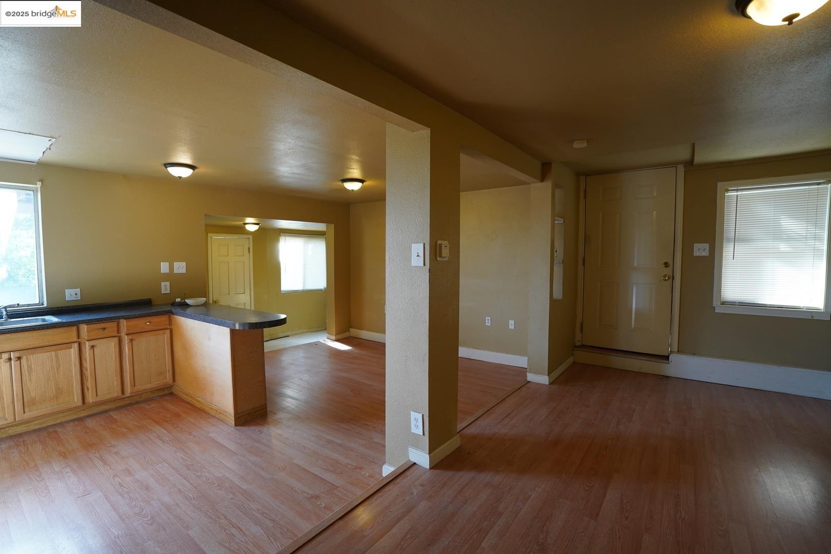 6084 Monterey AVE, Richmond, California 94805, ,Residential Income,For Sale,6084 Monterey AVE,41098670