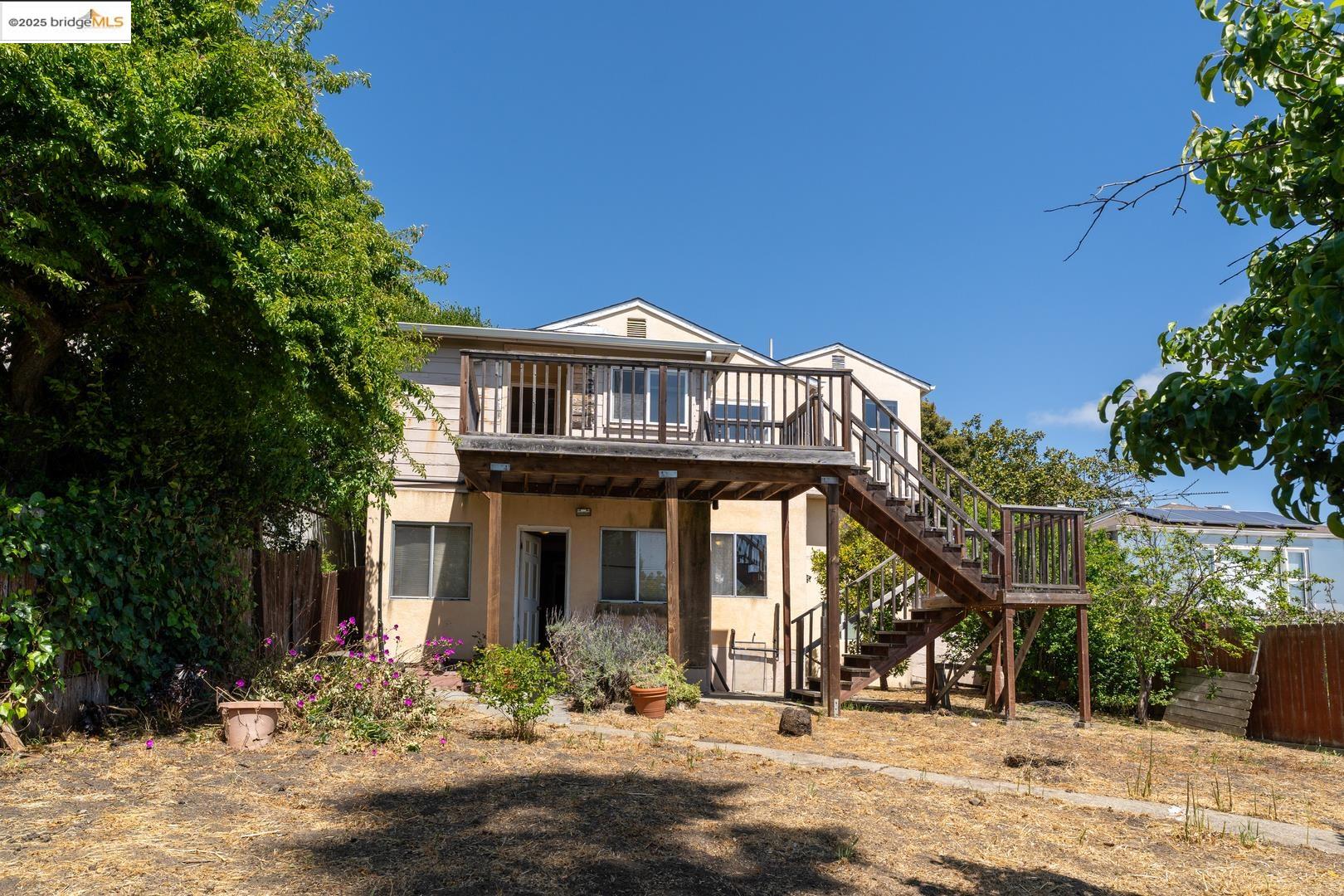 6084 Monterey AVE, Richmond, California 94805, ,Residential Income,For Sale,6084 Monterey AVE,41098670