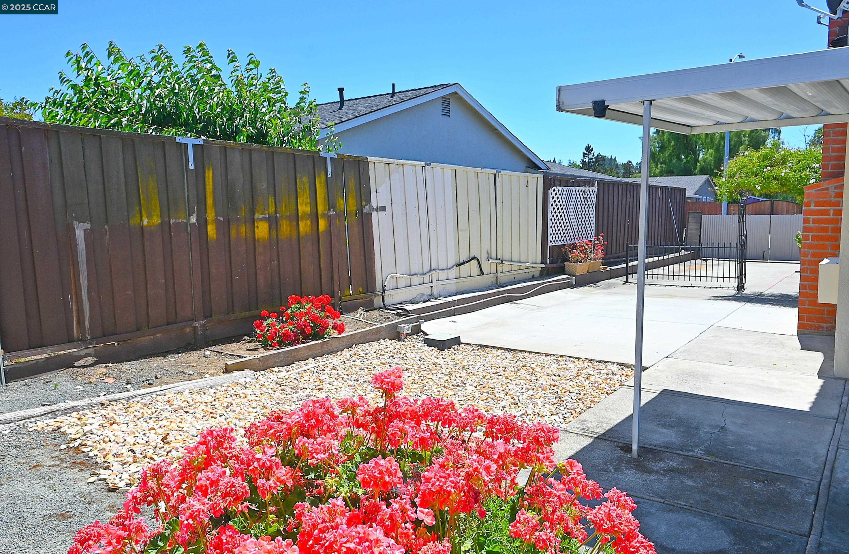 1524 Martindale Dr, Martinez, California 94553, 3 Bedrooms Bedrooms, 8 Rooms Rooms,2 BathroomsBathrooms,Residential,For Sale,1524 Martindale Dr,41098672