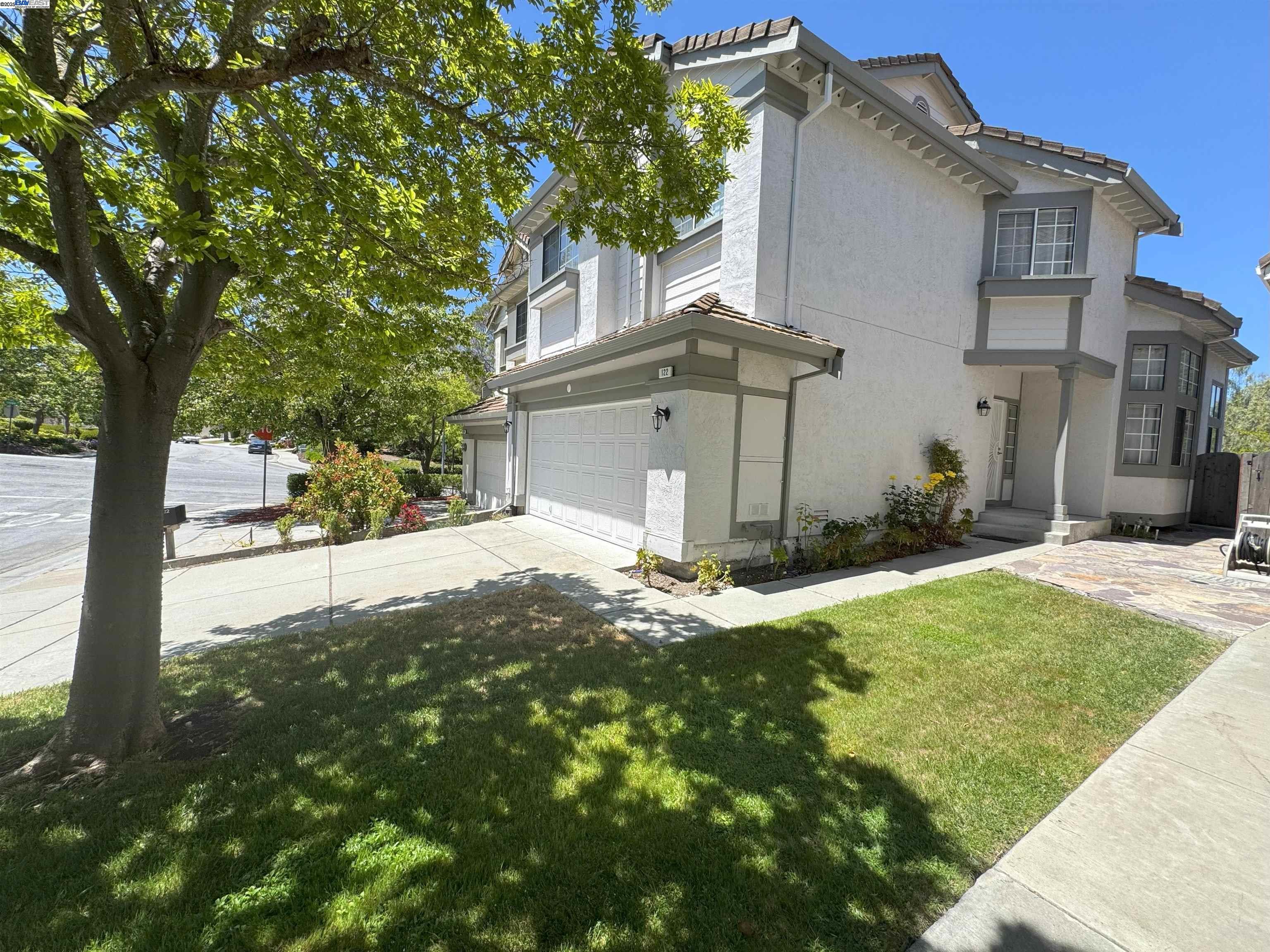 Detail Gallery Image 2 of 27 For 122 Lynx Ct, Fremont,  CA 94539 - 4 Beds | 2/1 Baths