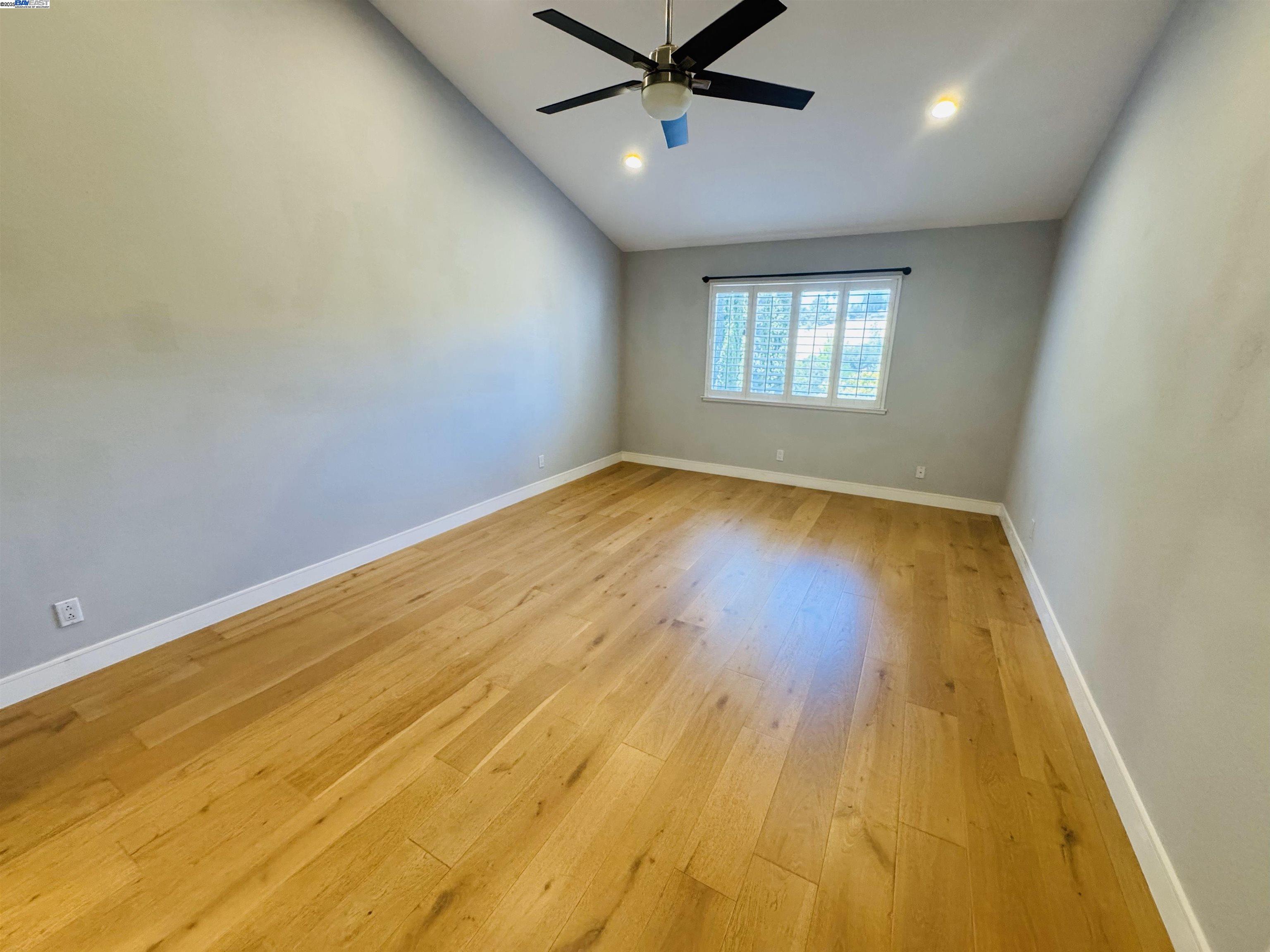 Detail Gallery Image 12 of 27 For 122 Lynx Ct, Fremont,  CA 94539 - 4 Beds | 2/1 Baths