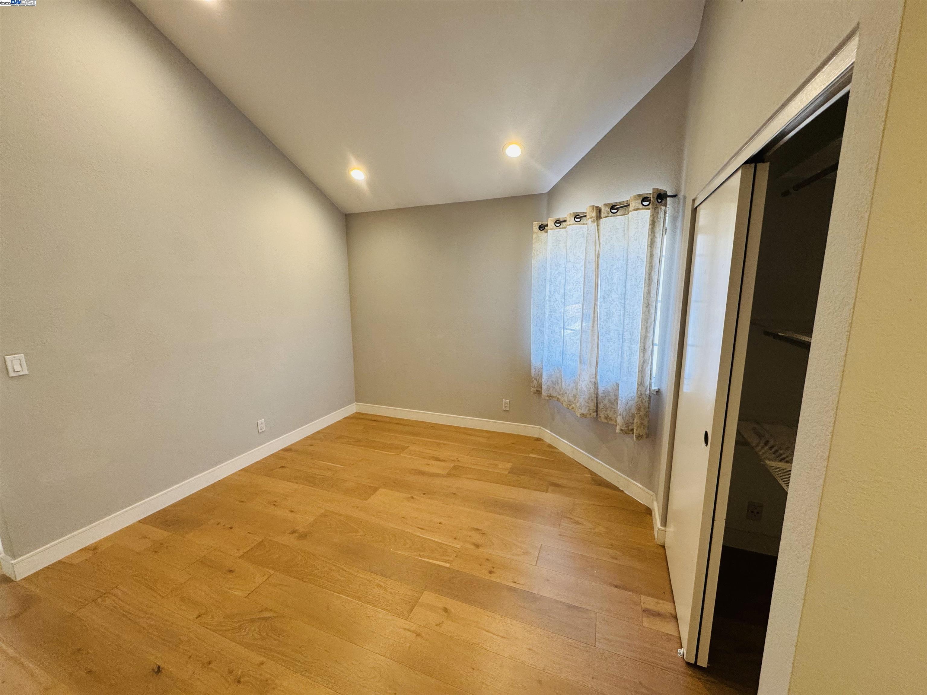 Detail Gallery Image 16 of 27 For 122 Lynx Ct, Fremont,  CA 94539 - 4 Beds | 2/1 Baths