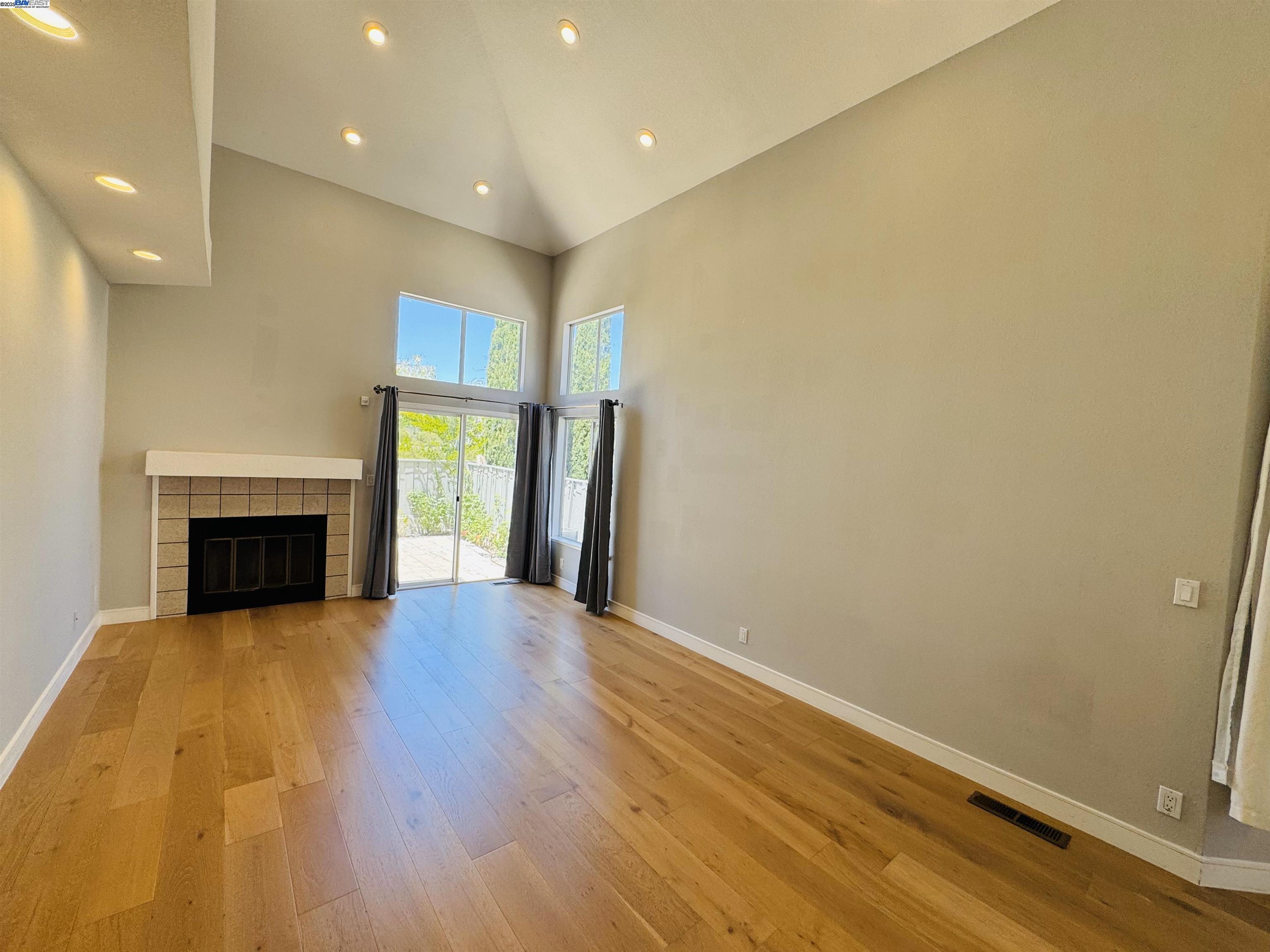 Detail Gallery Image 5 of 27 For 122 Lynx Ct, Fremont,  CA 94539 - 4 Beds | 2/1 Baths