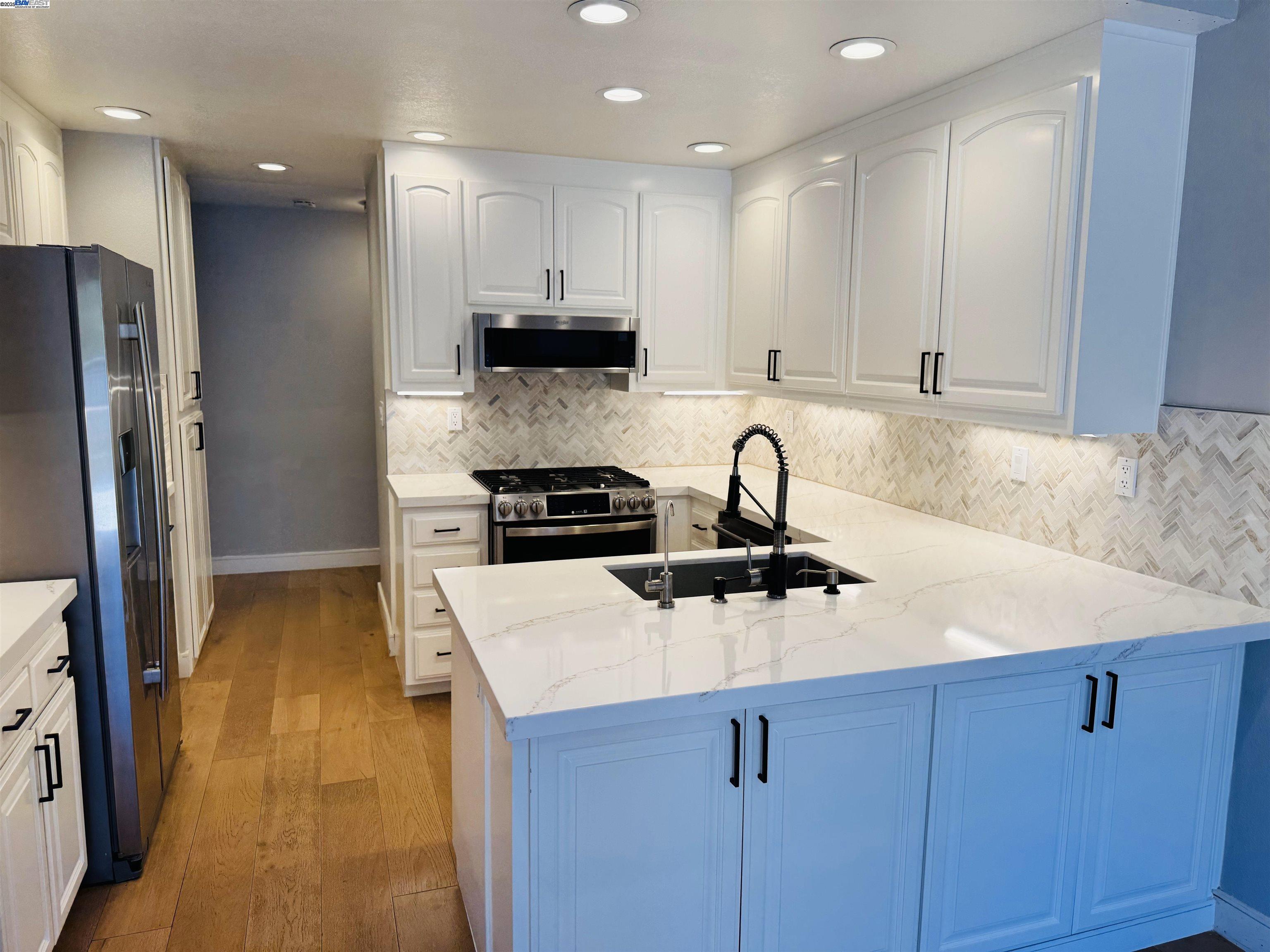 Detail Gallery Image 8 of 27 For 122 Lynx Ct, Fremont,  CA 94539 - 4 Beds | 2/1 Baths