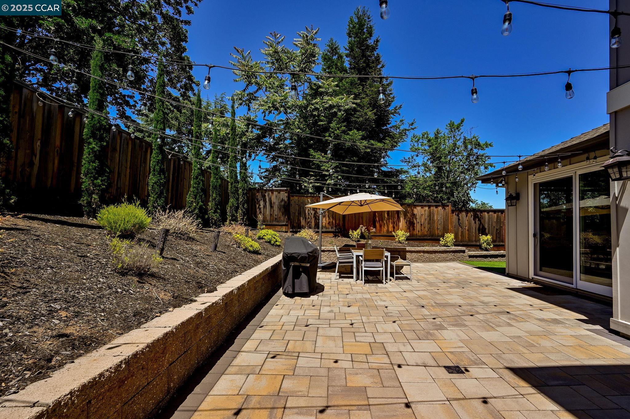 Detail Gallery Image 15 of 44 For 5540 Southbrook Drive, Clayton,  CA 94517 - 5 Beds | 3 Baths