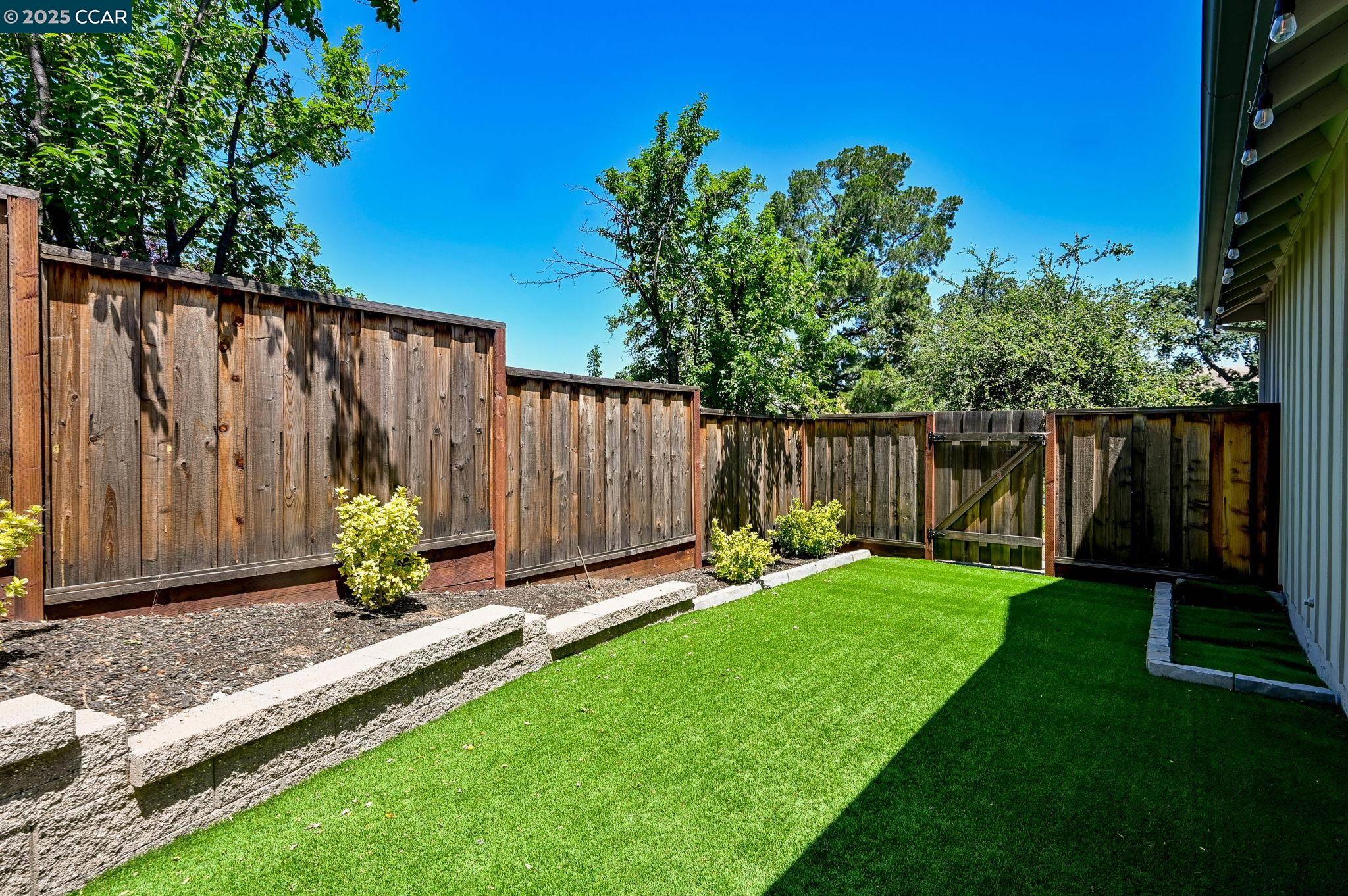 Detail Gallery Image 18 of 44 For 5540 Southbrook Drive, Clayton,  CA 94517 - 5 Beds | 3 Baths